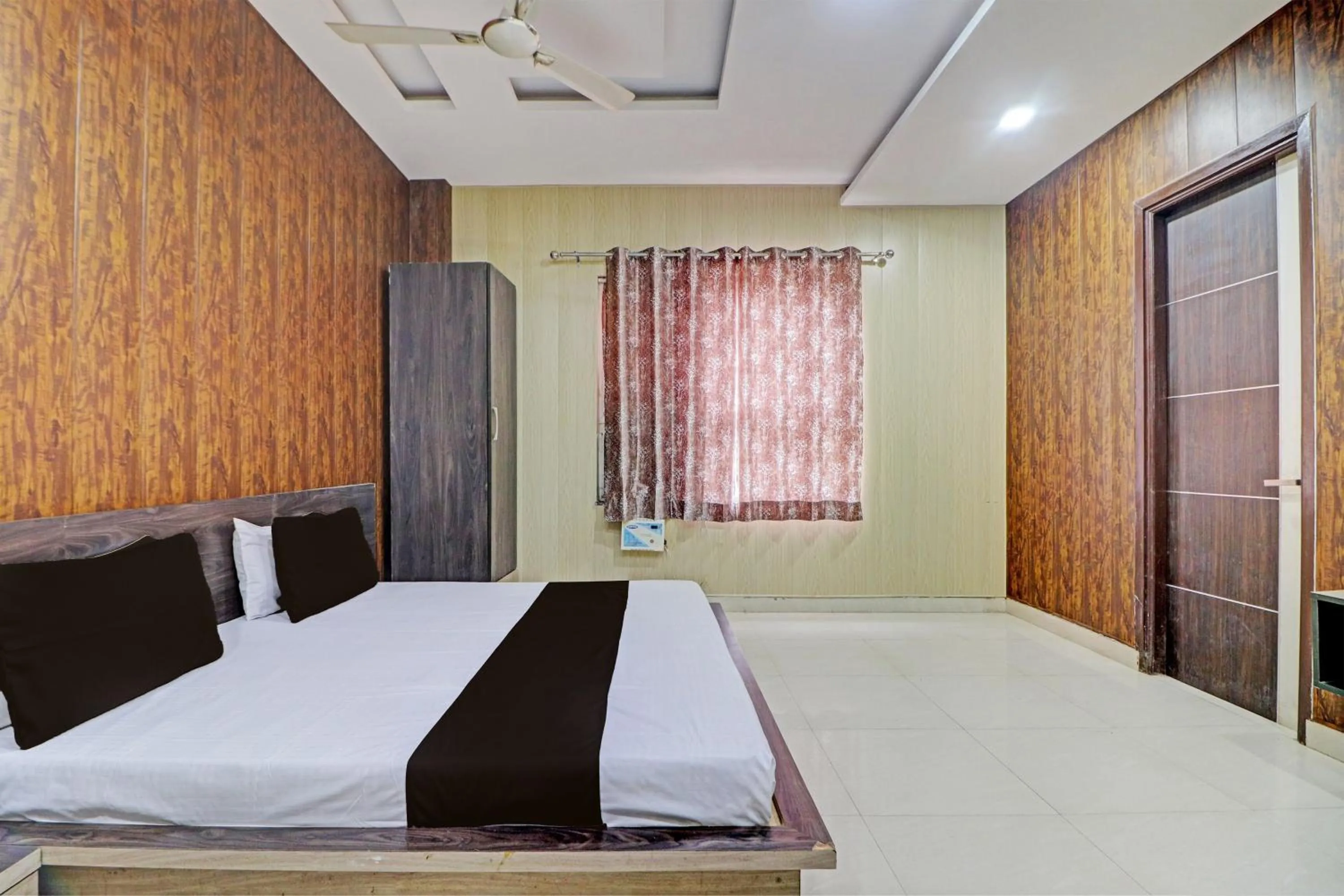 Bedroom in Grand Townhouse