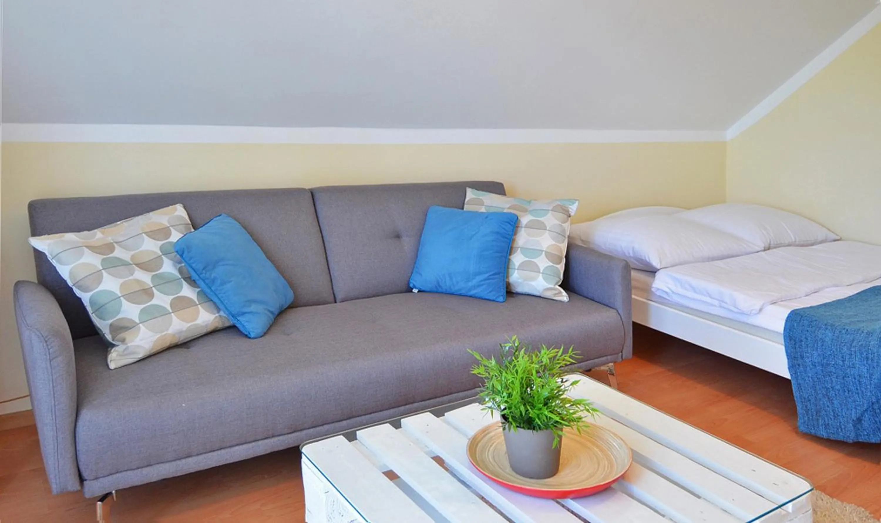 Shower, Bed in Mari Vera