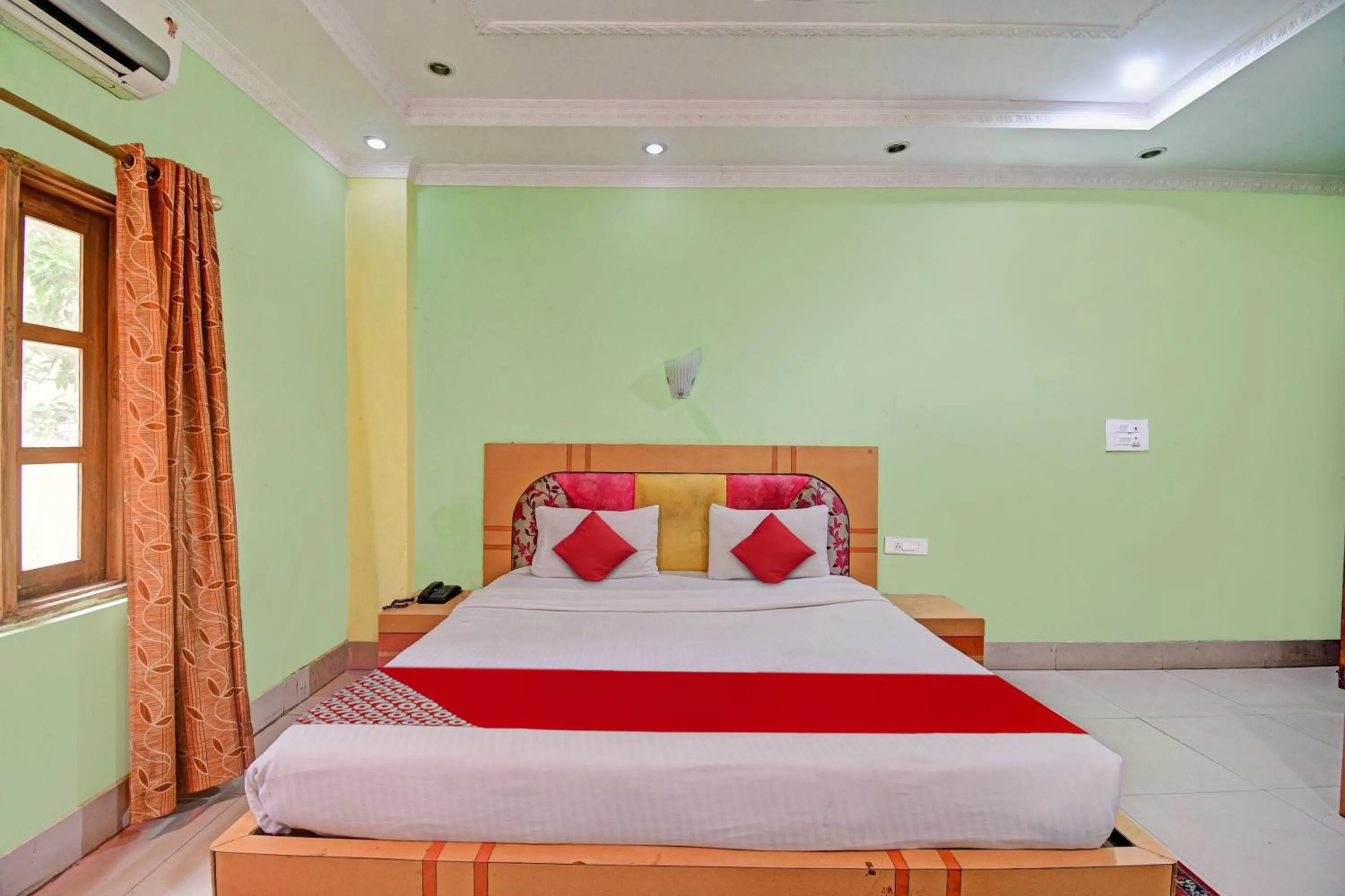 Facade/entrance in Hotel O Hi Days Inn