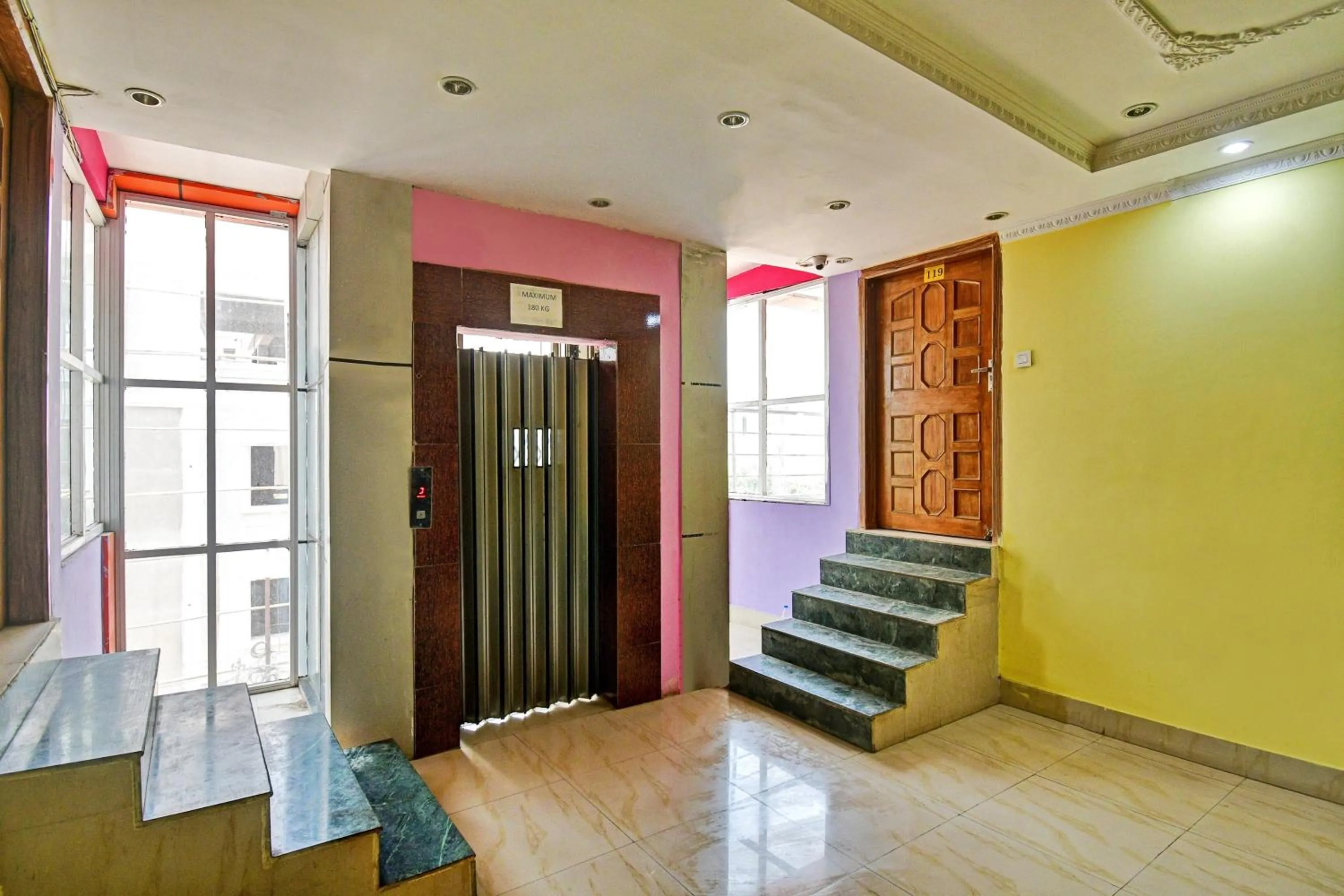 Lobby or reception in Hotel O Hi Days Inn