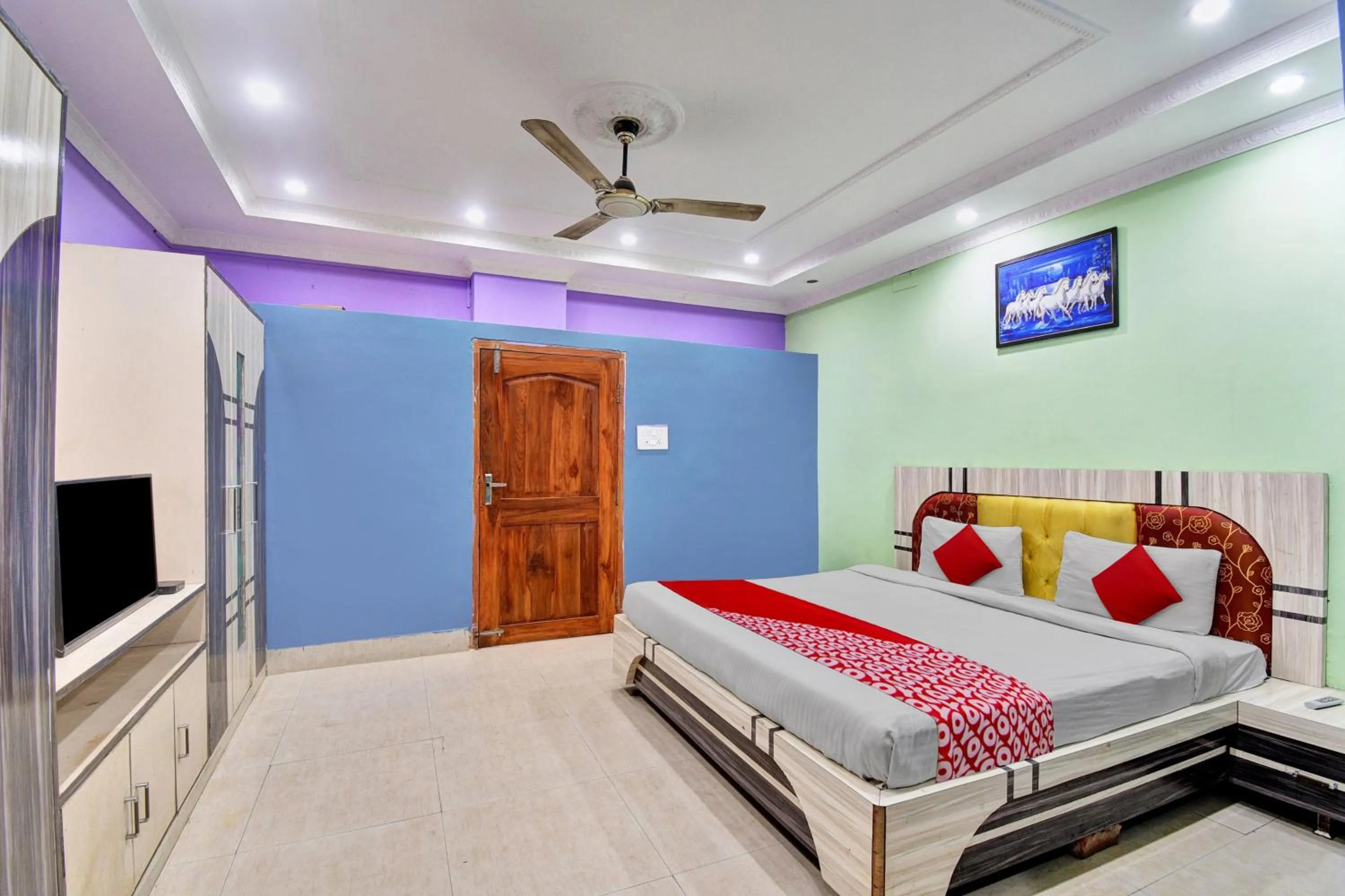 Bedroom in Hotel O Hi Days Inn