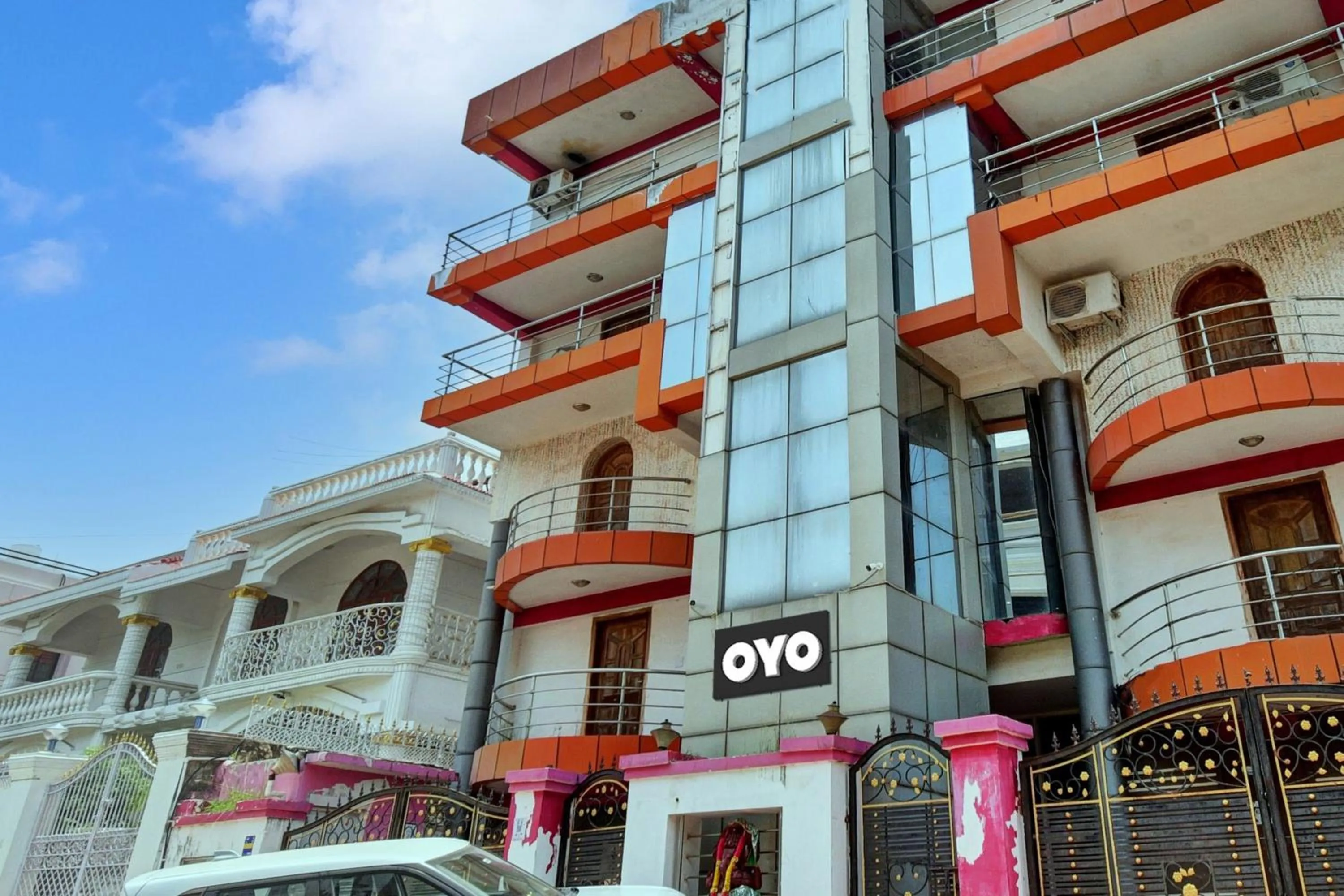 Facade/entrance in Hotel O Hi Days Inn