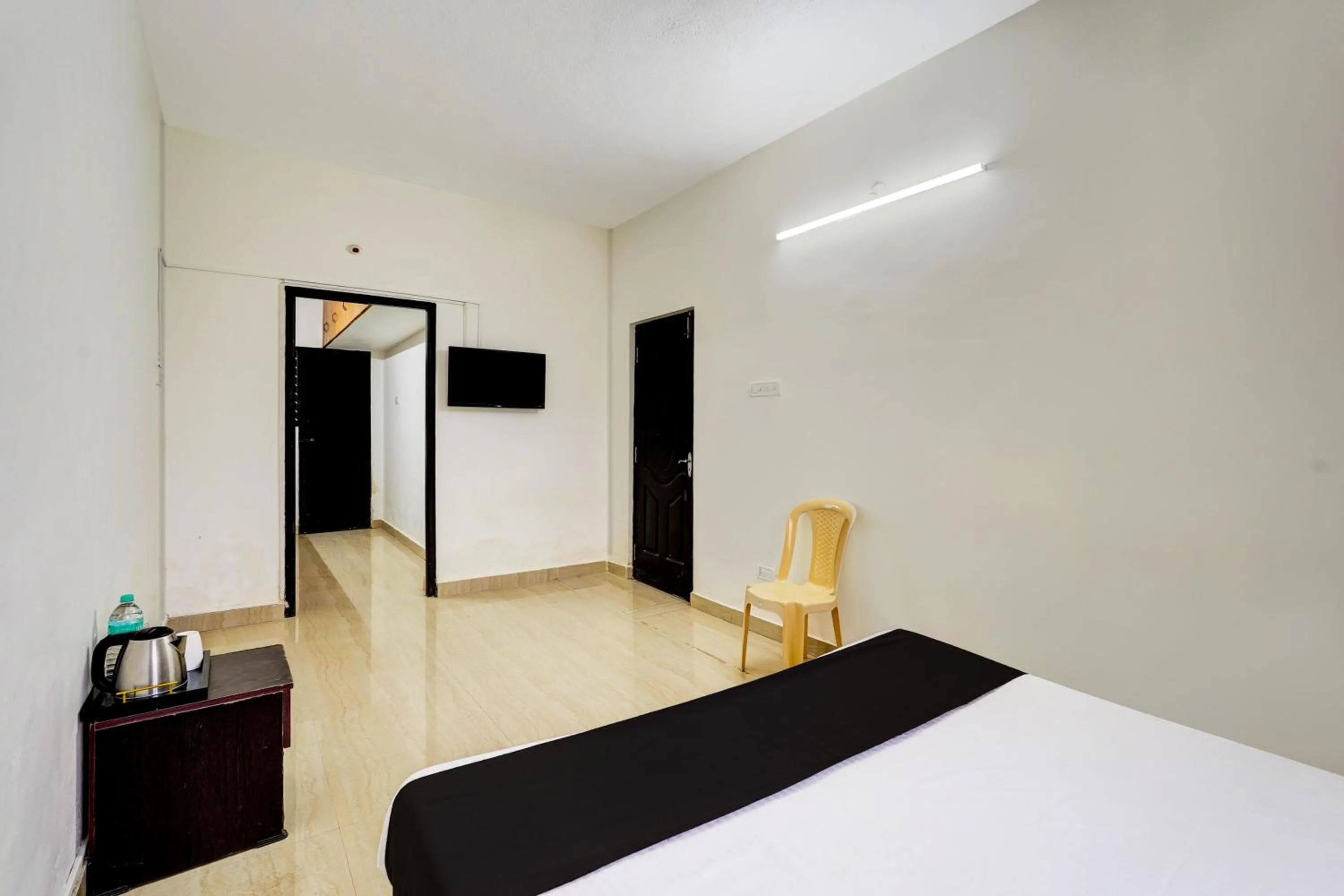 Bedroom, Bed in Super Hotel O Thalambur Chennai