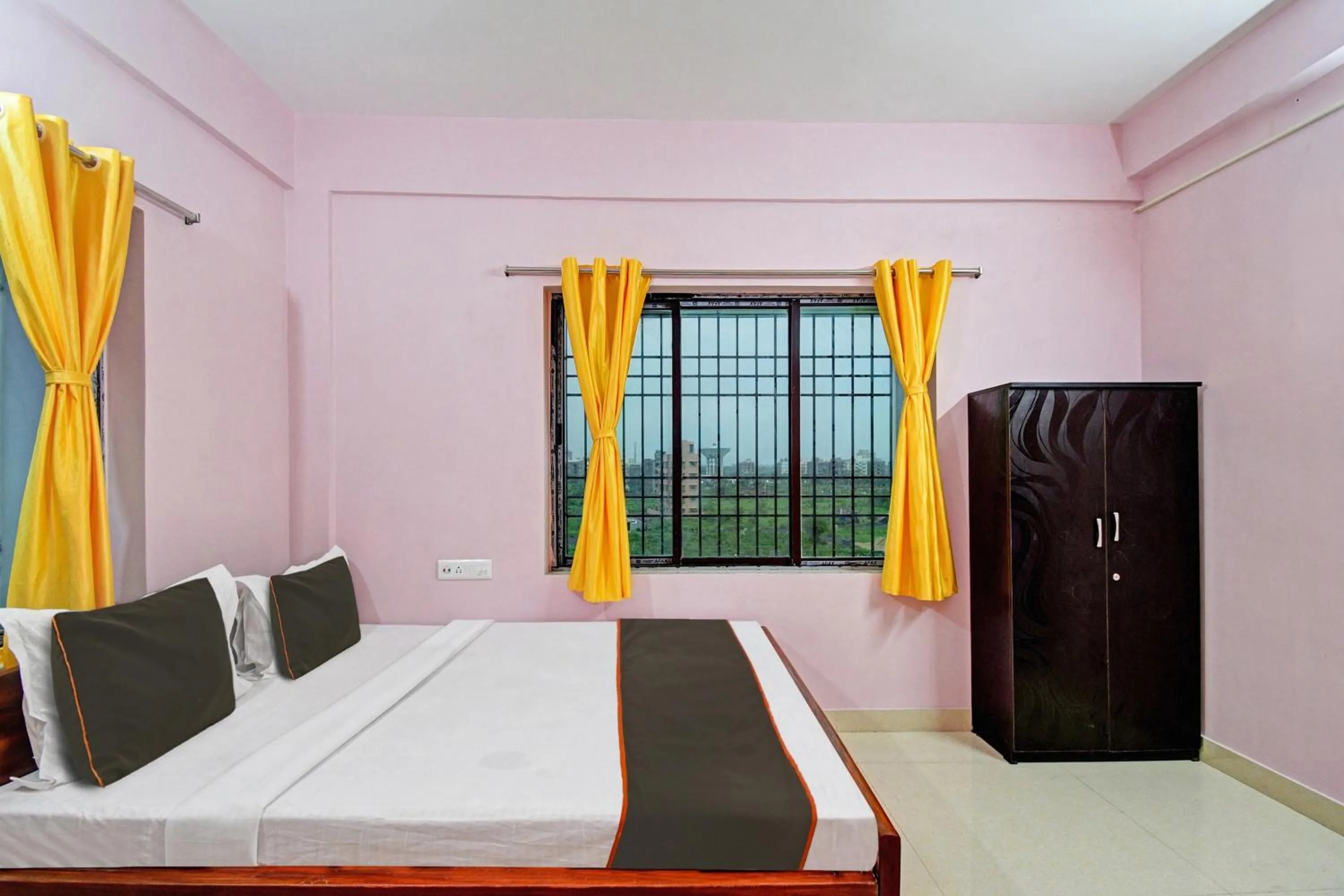 Bedroom in Hotel O Crystal Palace Tata Medical Centre