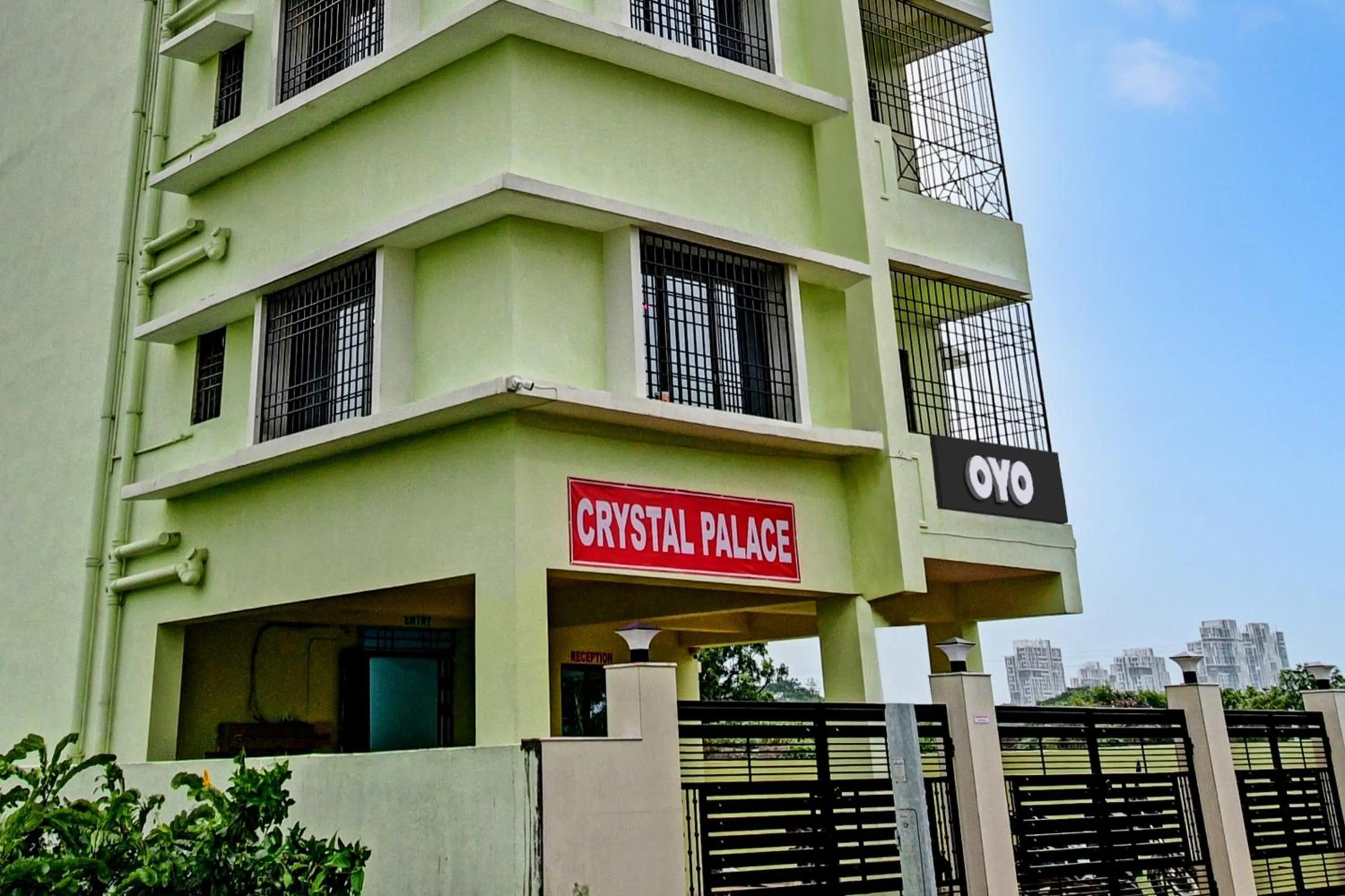 Facade/entrance in Hotel O Crystal Palace Tata Medical Centre