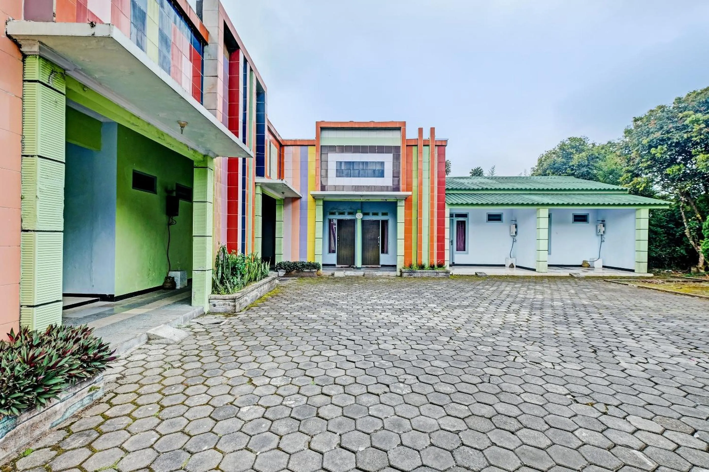 Facade/entrance in OYO 92605 Hotel Las Vegas