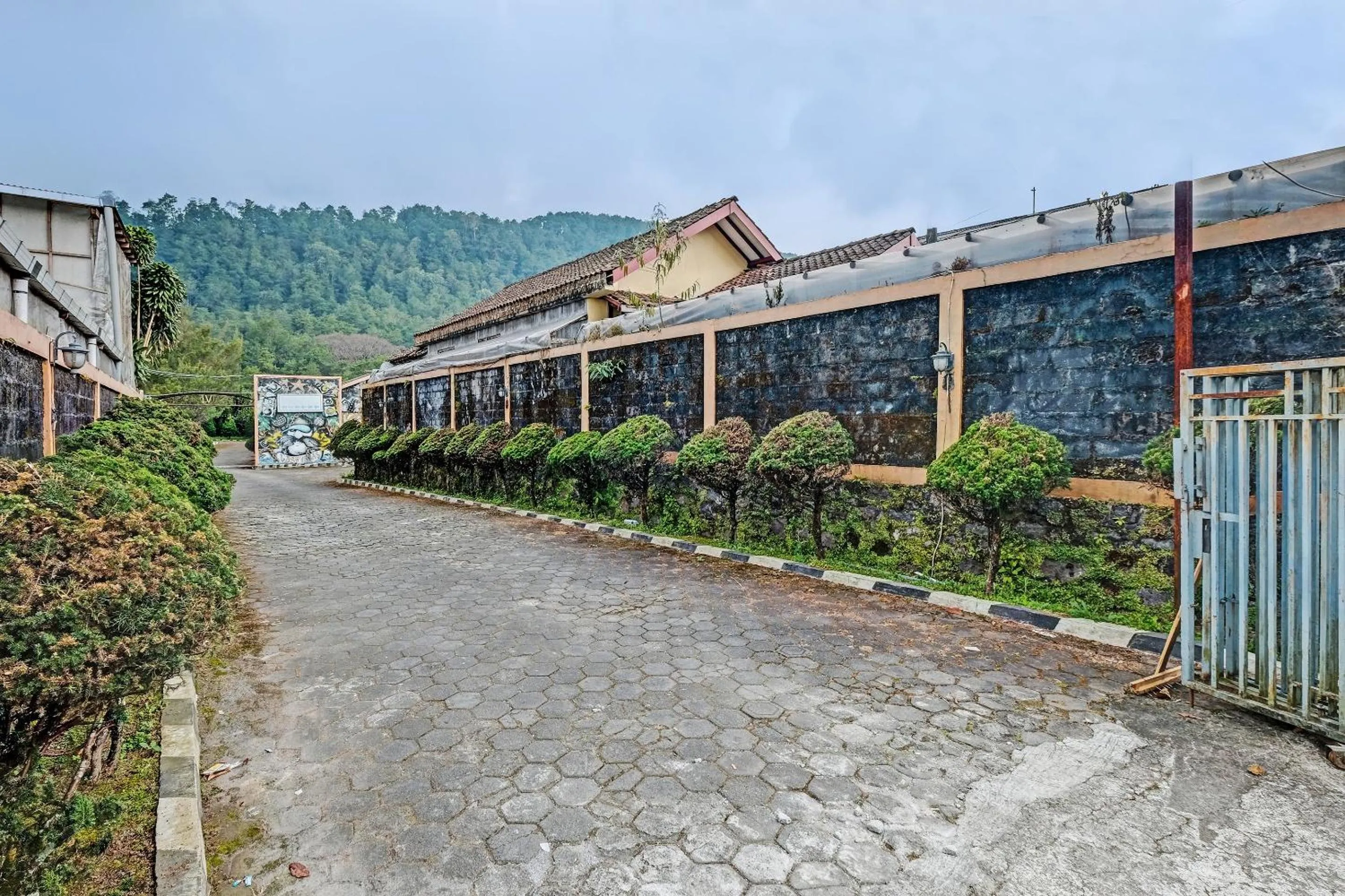 Facade/entrance in OYO 92605 Hotel Las Vegas