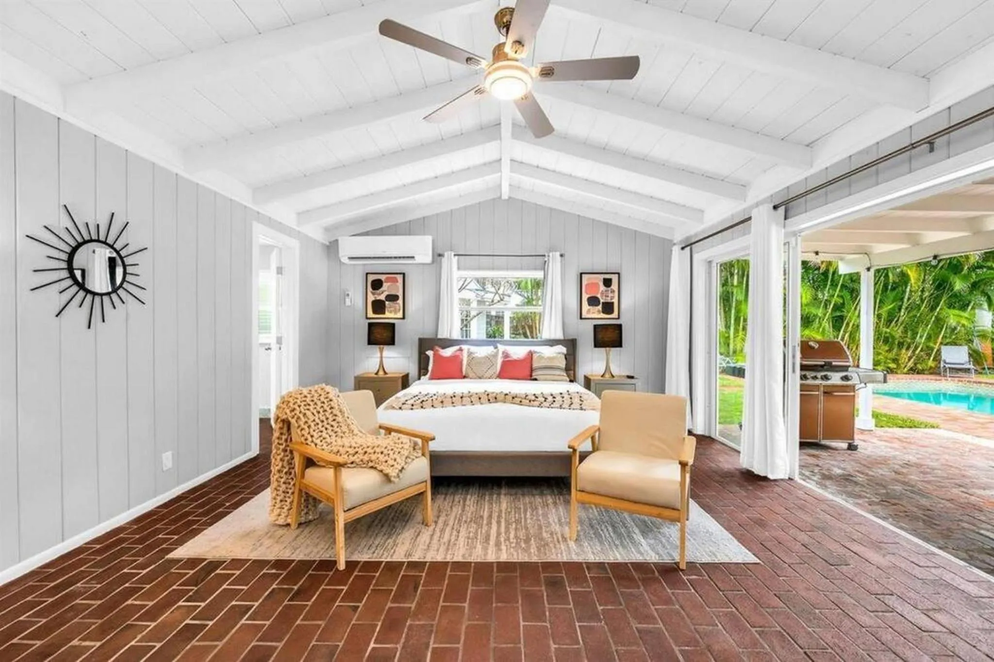 Intracoastal Paradise Walking Distance to Beach!