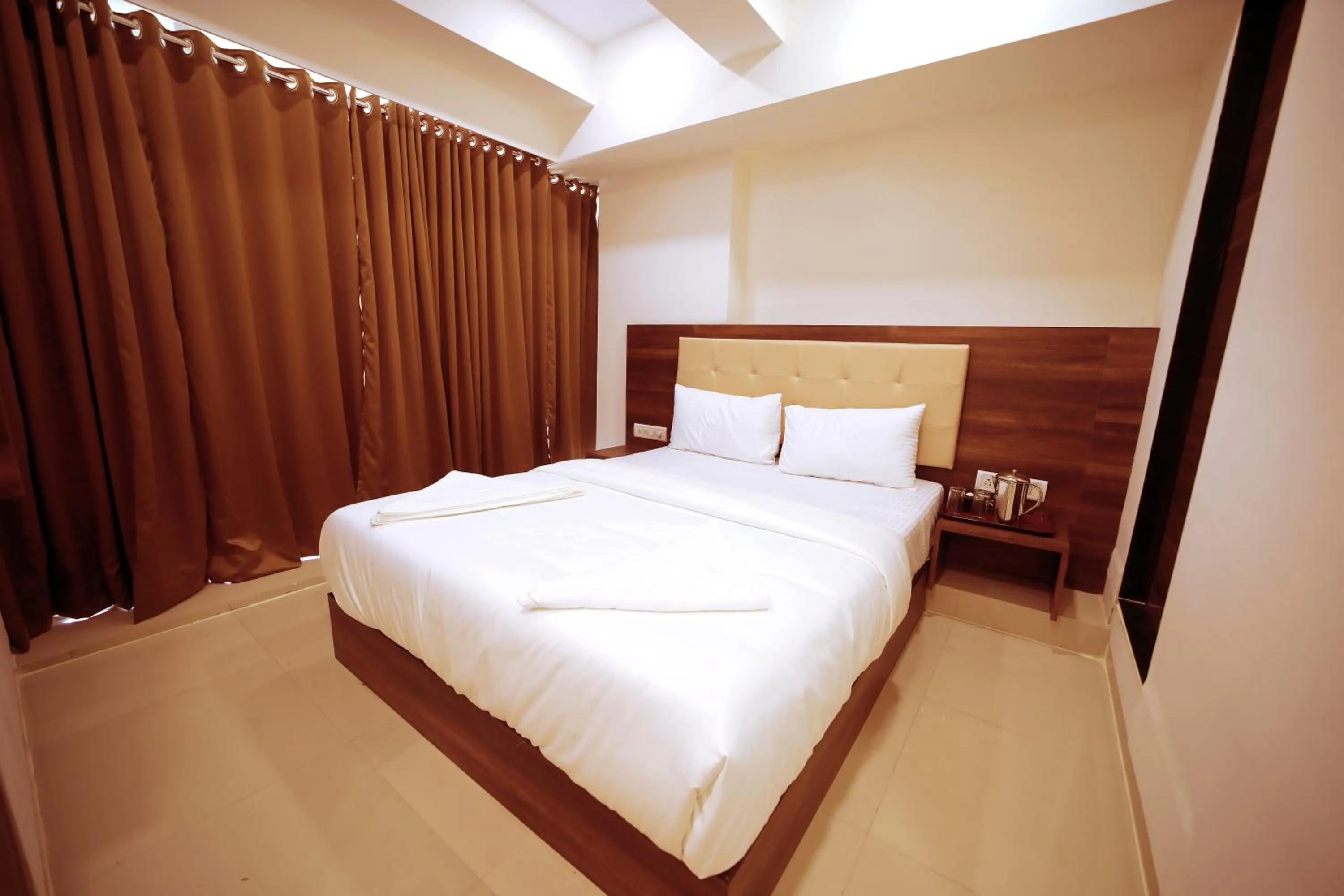 air conditioner in Hotel Precious Pearl