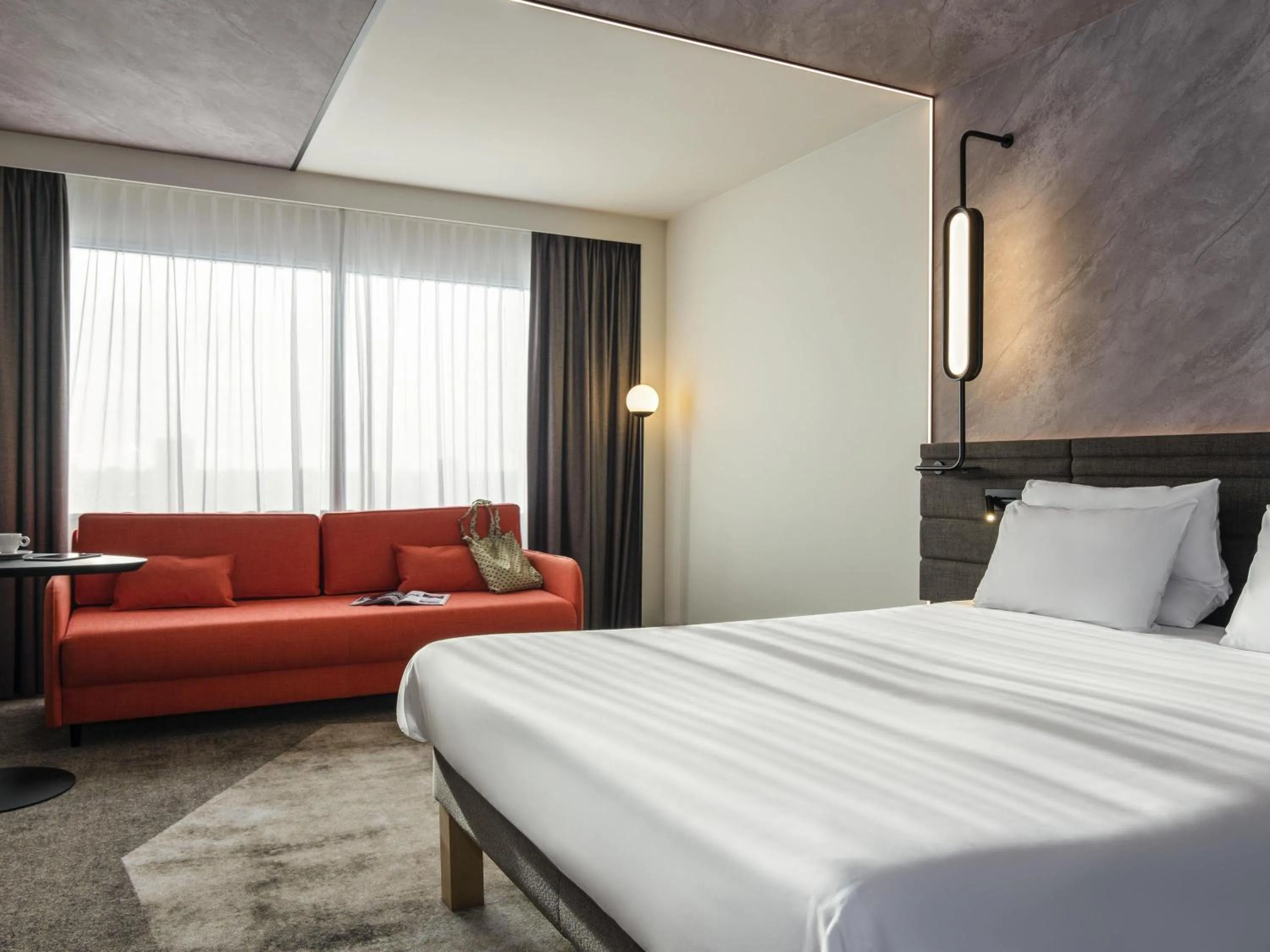 Bedroom, Bed in Novotel Rotterdam Brainpark