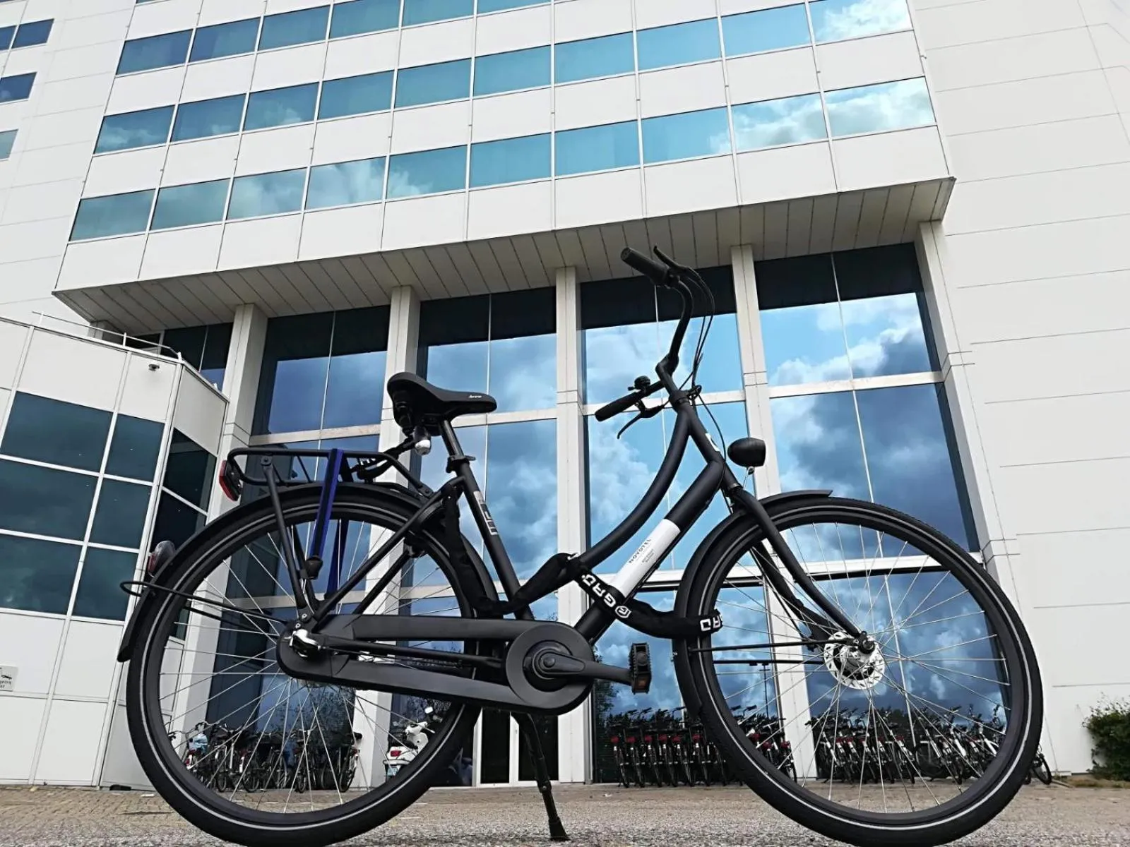 Cycling in Novotel Rotterdam Brainpark
