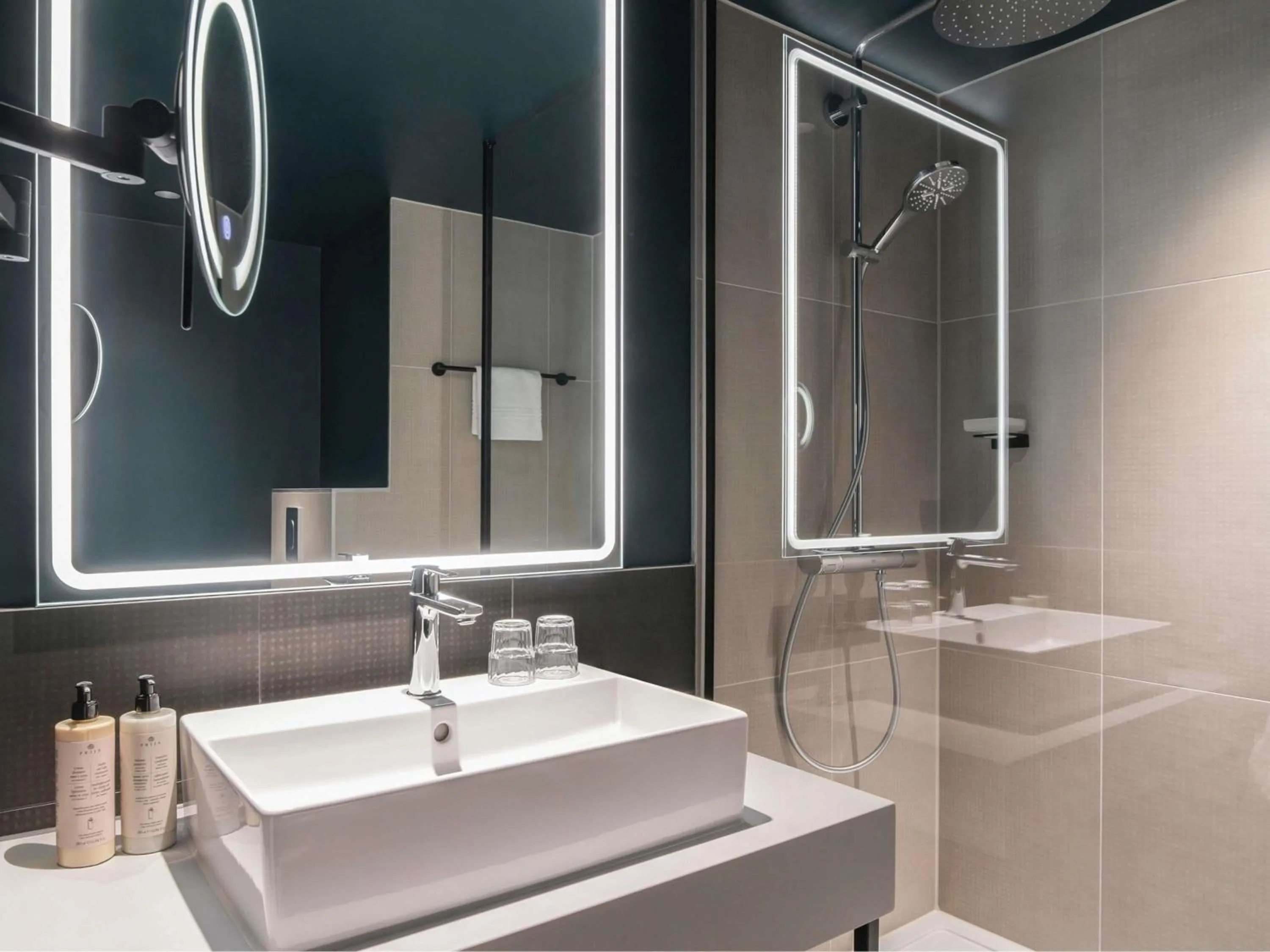 Bedroom in Novotel Rotterdam Brainpark