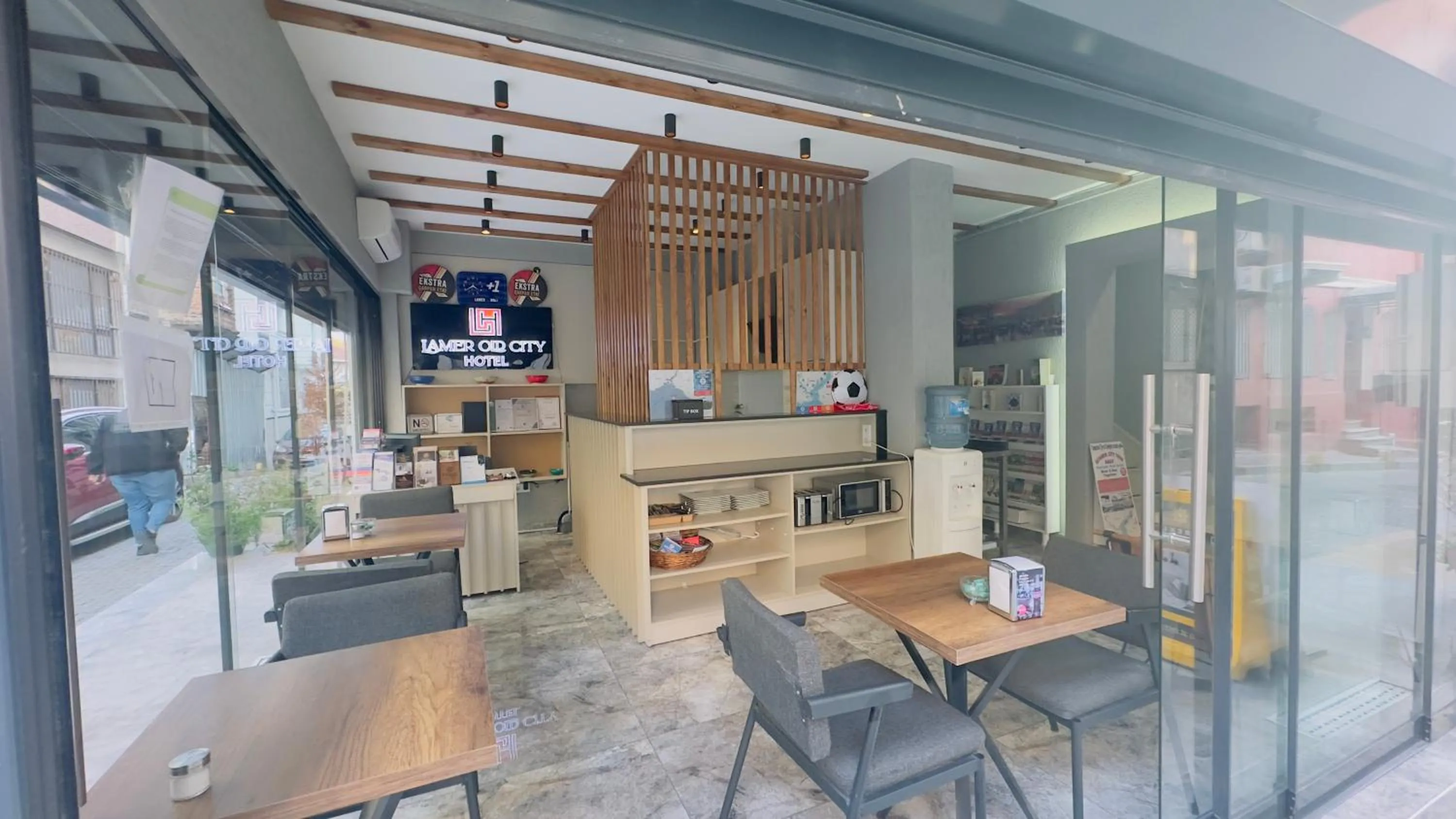 Coffee/tea facilities in La Mer Old City Hotel