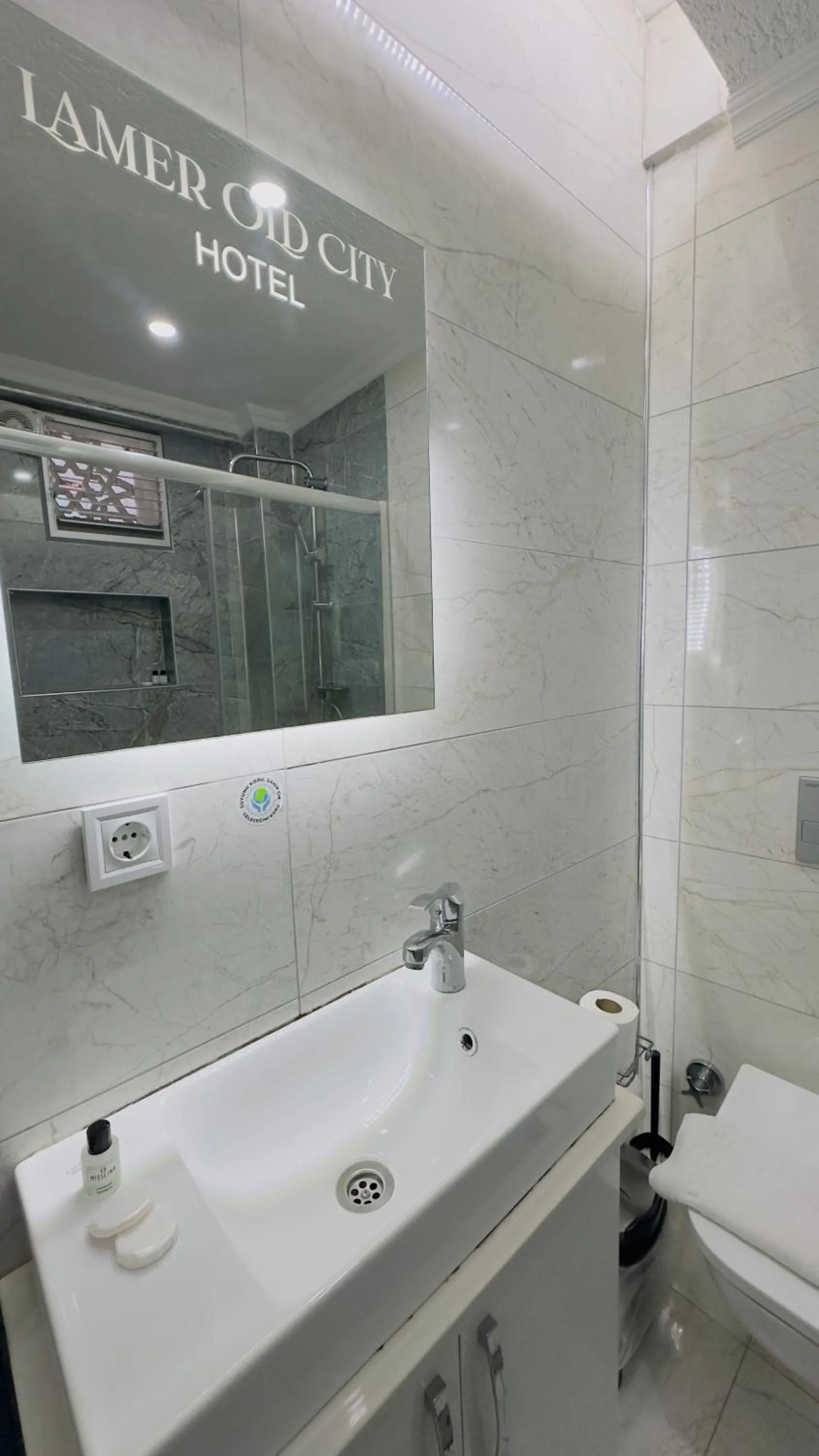 Bathroom in La Mer Old City Hotel