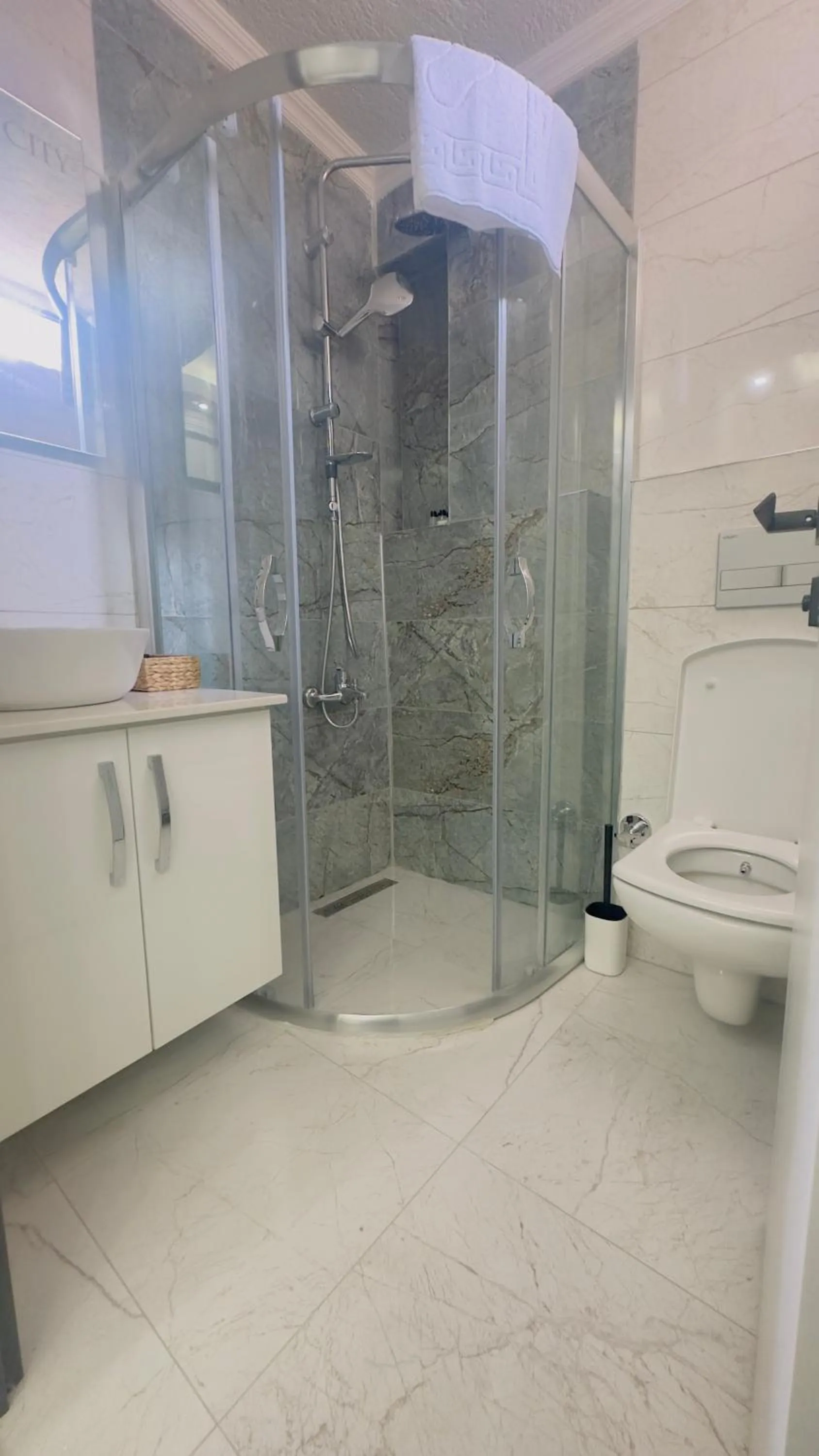 Shower in La Mer Old City Hotel