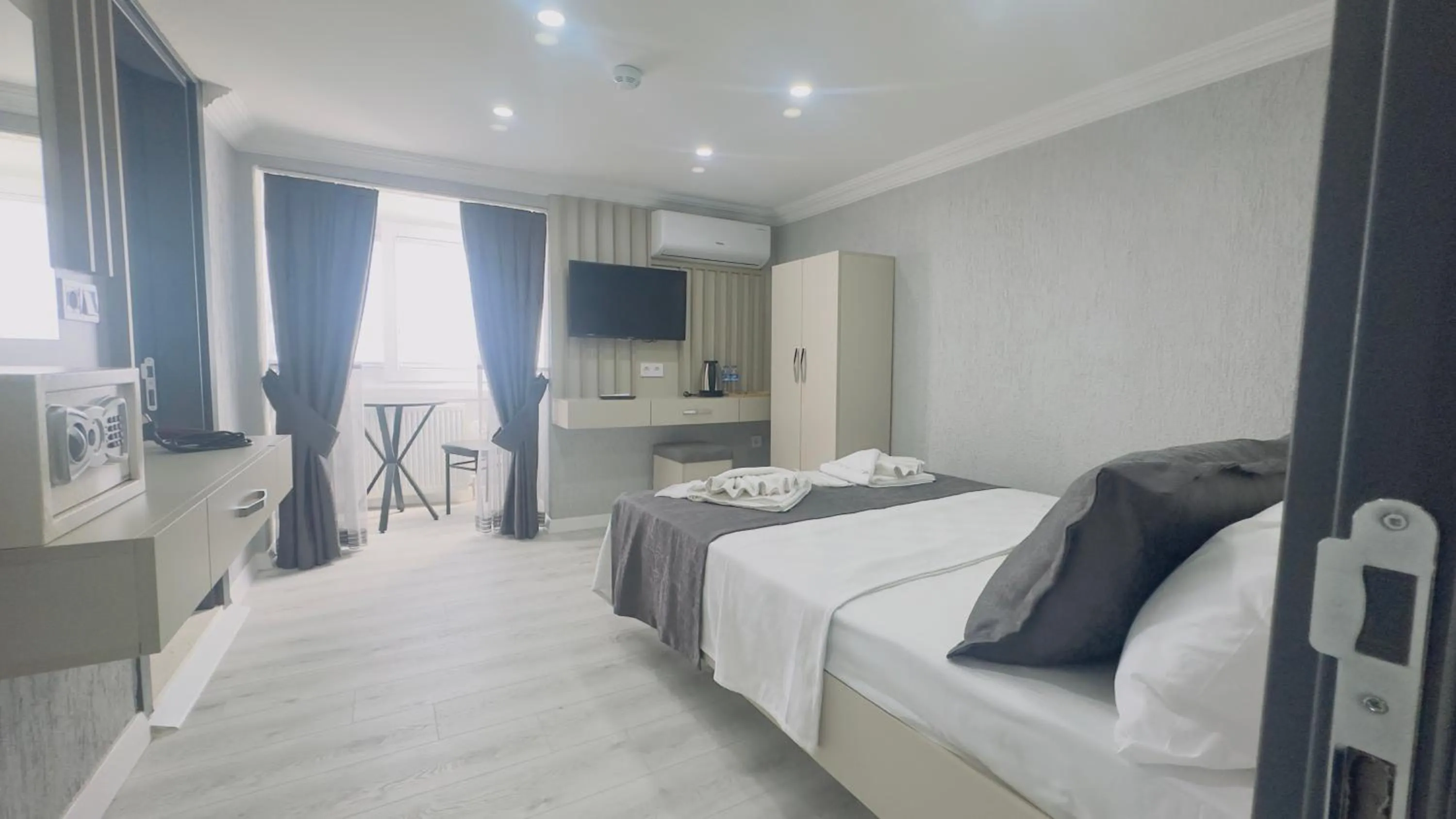 Bed in La Mer Old City Hotel