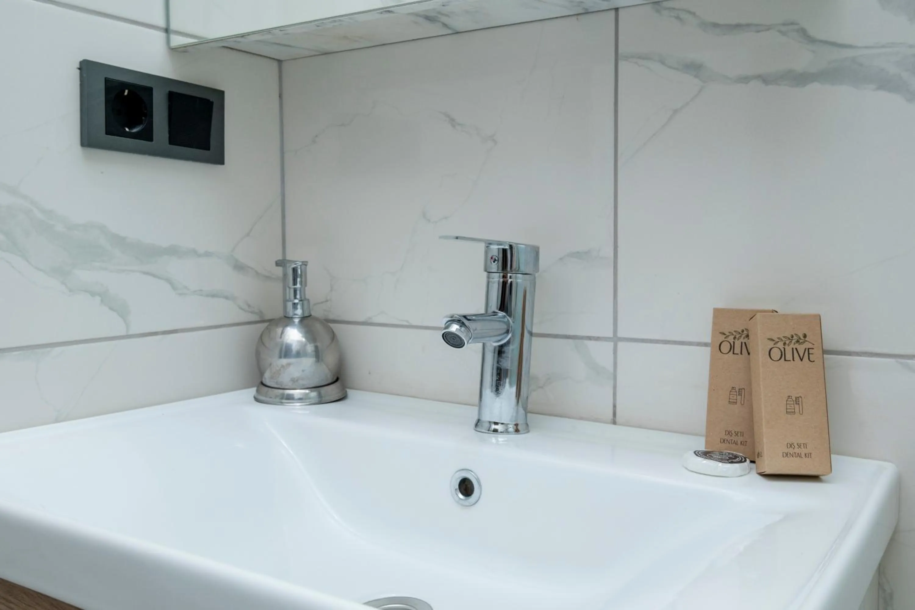 Bathroom in Lavender Airport Hotel