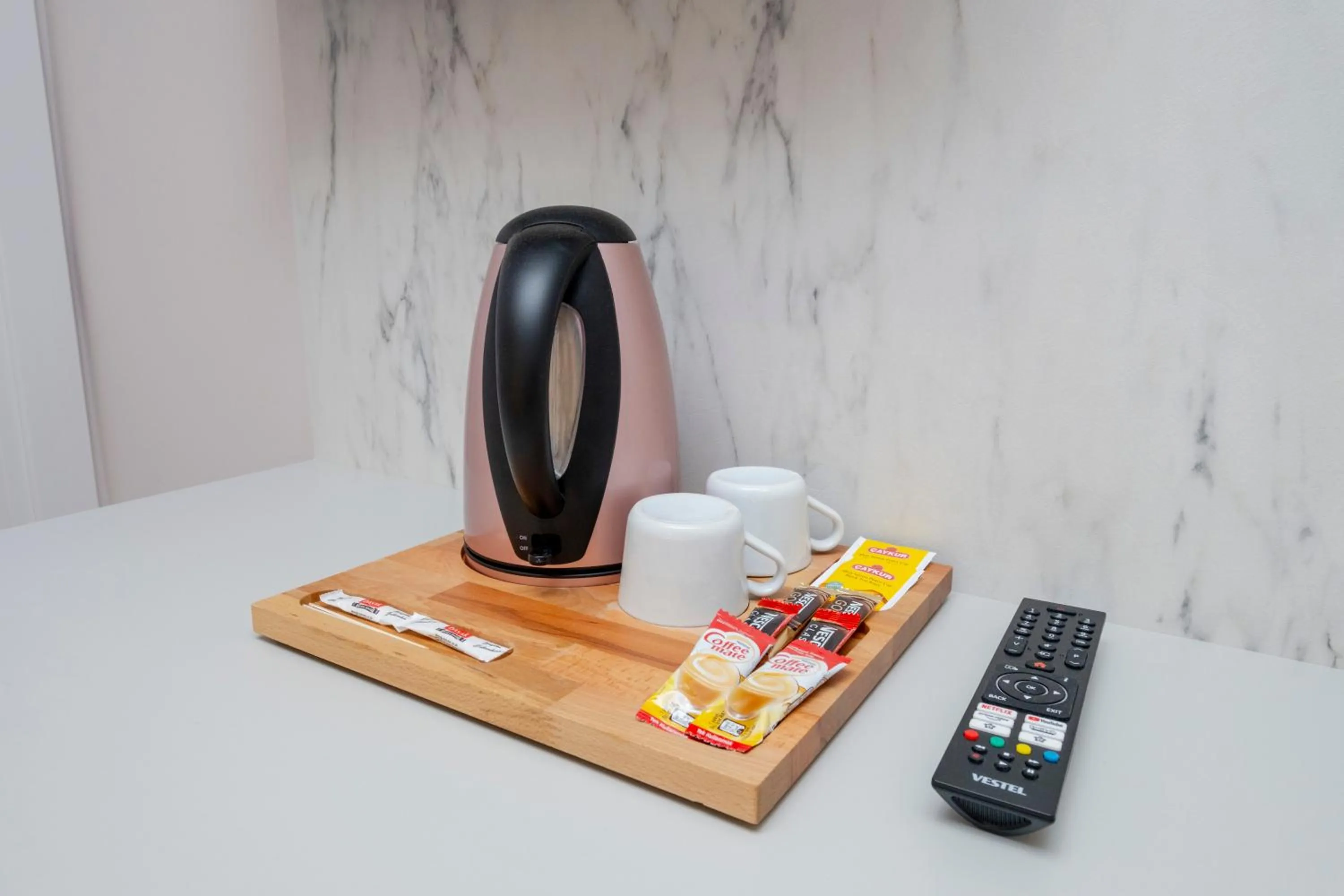 Coffee/tea facilities in Lavender Airport Hotel