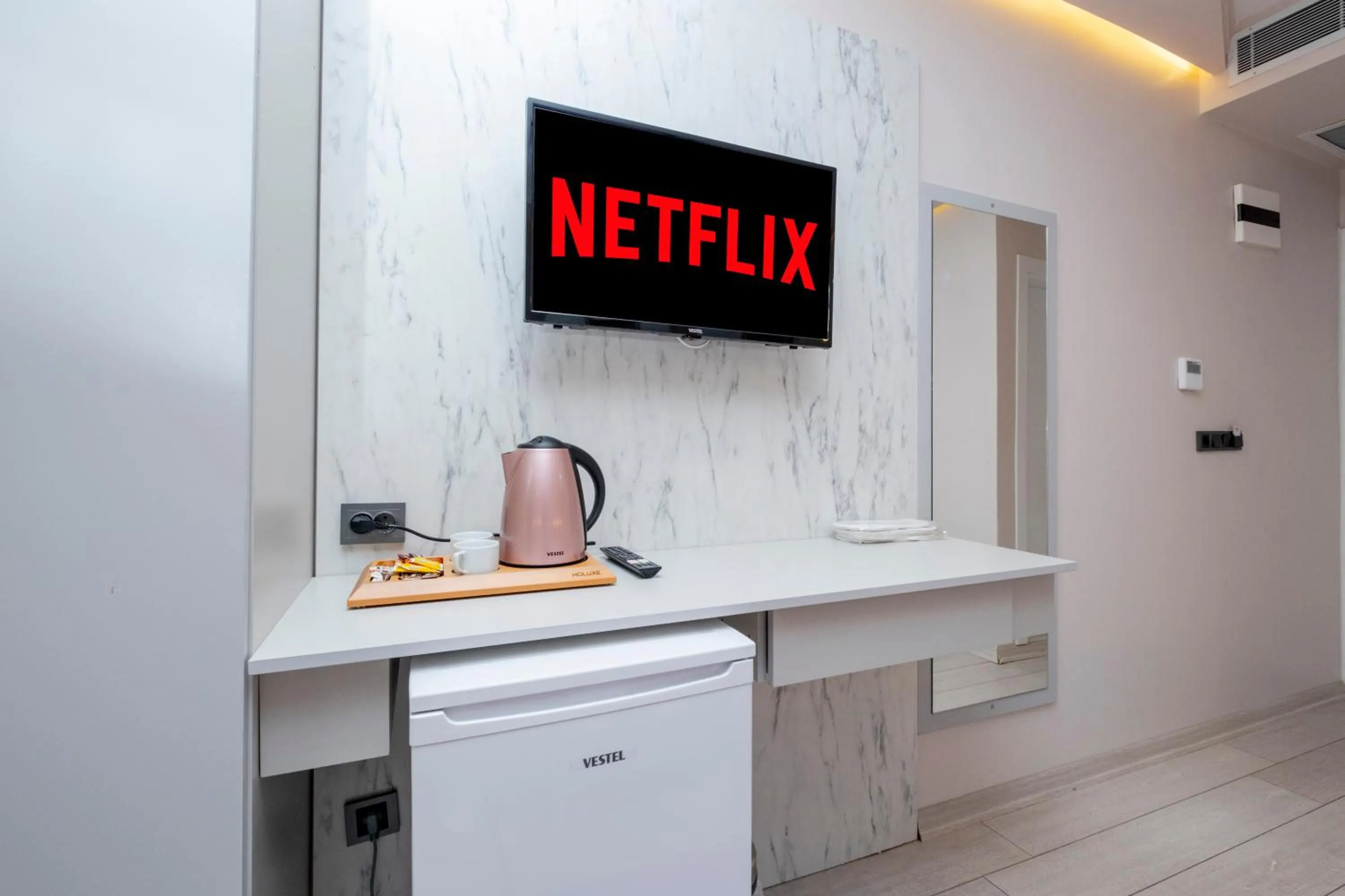 TV and multimedia in Lavender Airport Hotel