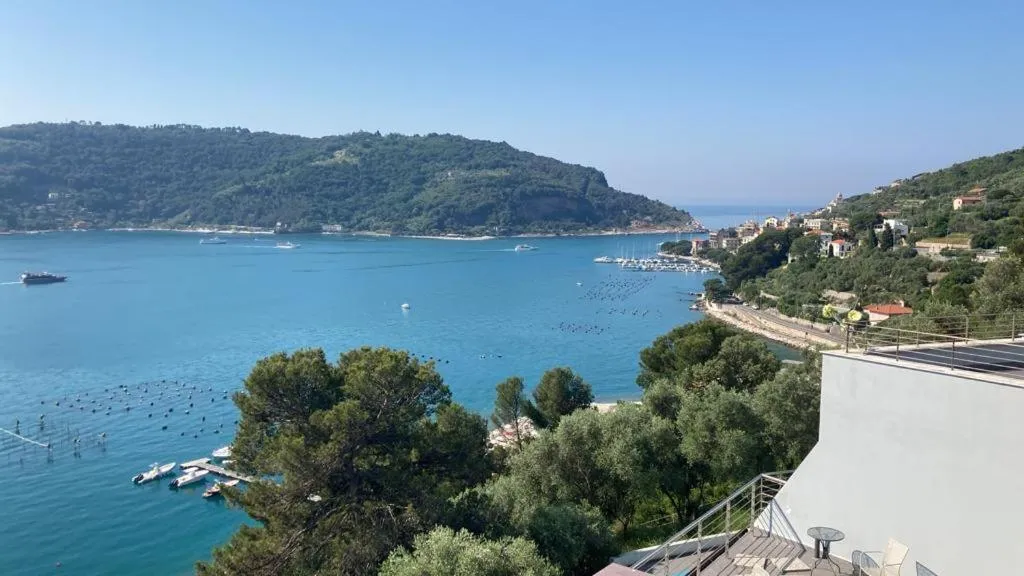 Sea view in Cristallo Park Hotel