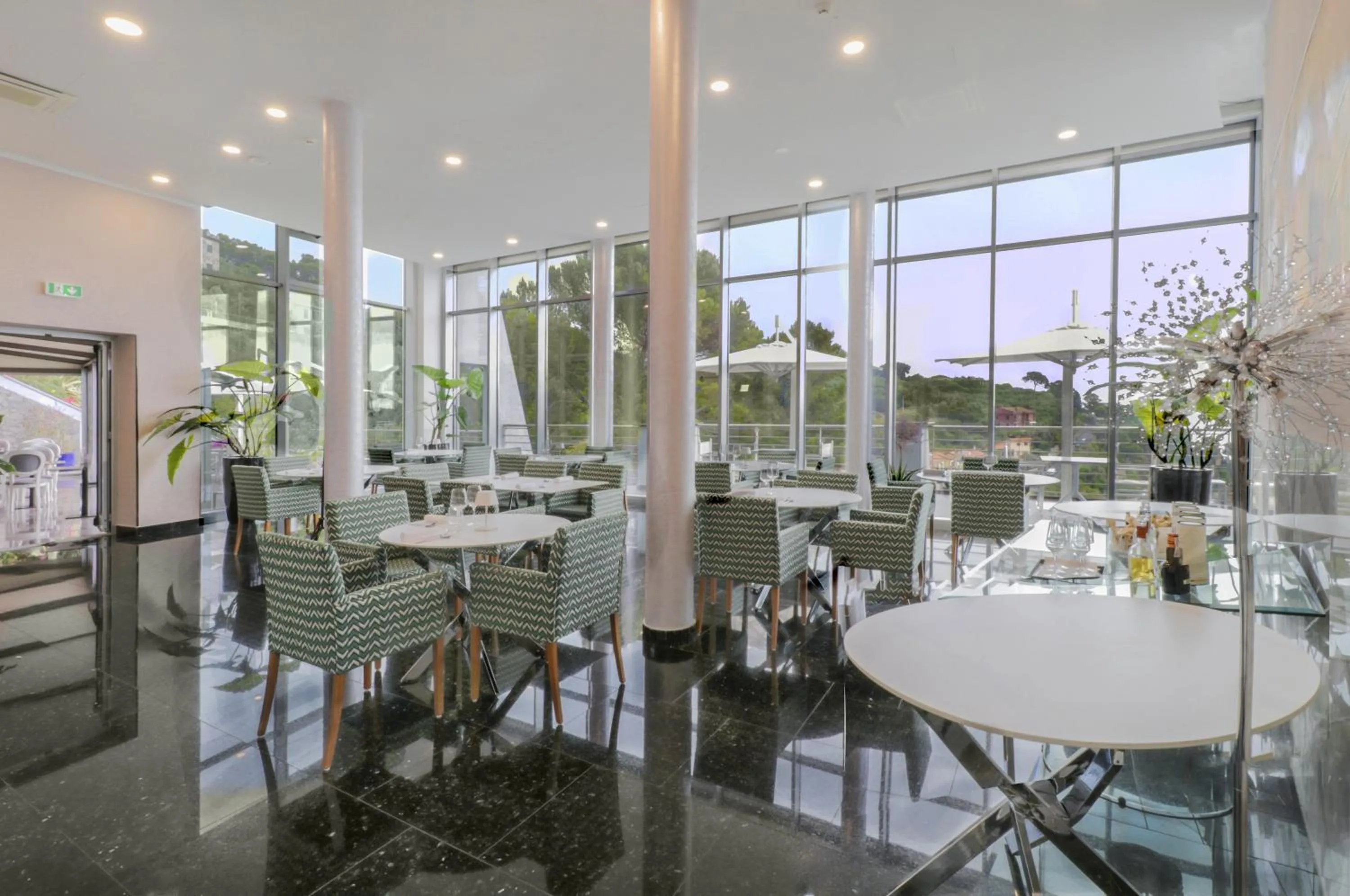 Restaurant/places to eat in Cristallo Park Hotel