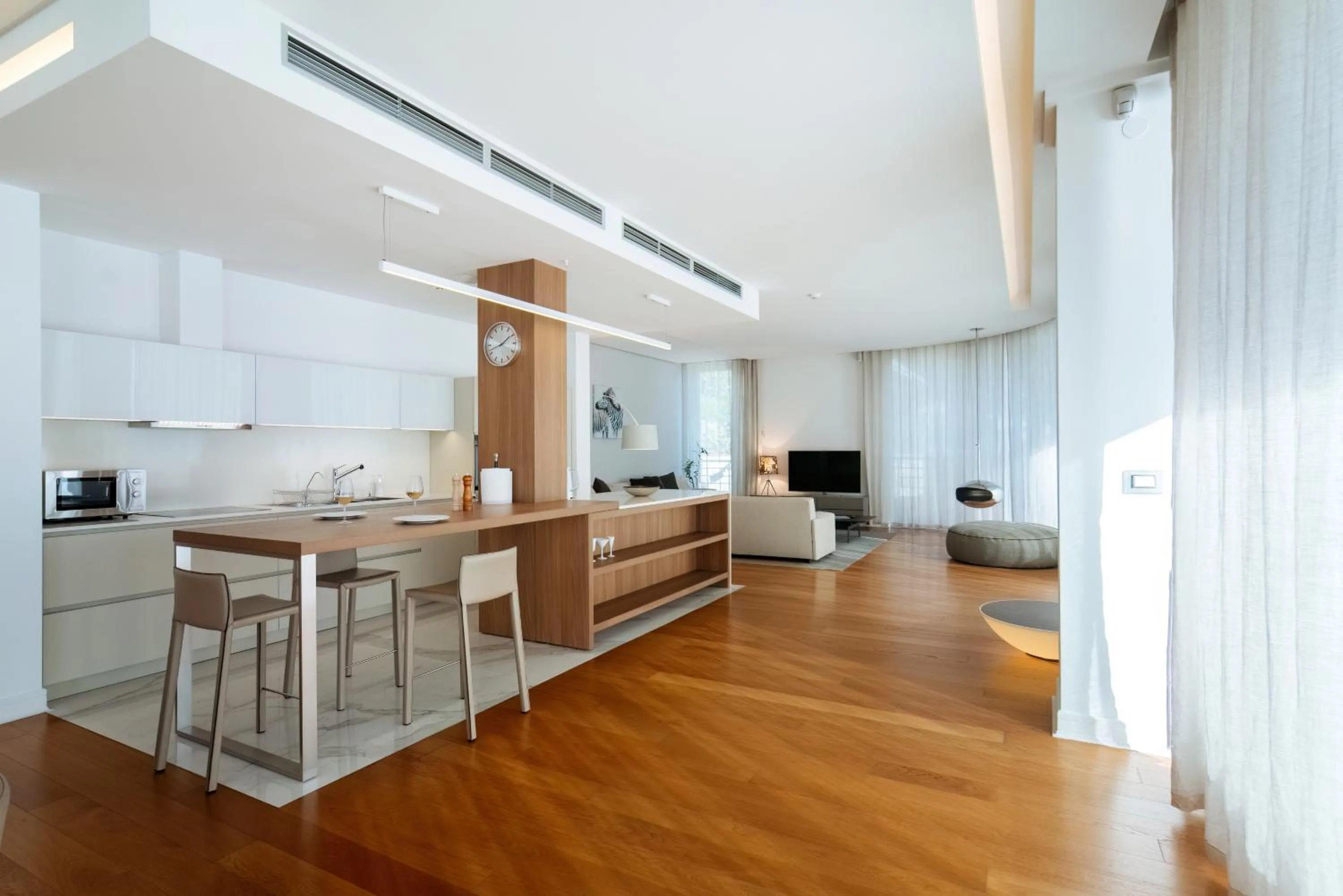 TV and multimedia in Luxury Waterfront Villa at Dukly Gardens