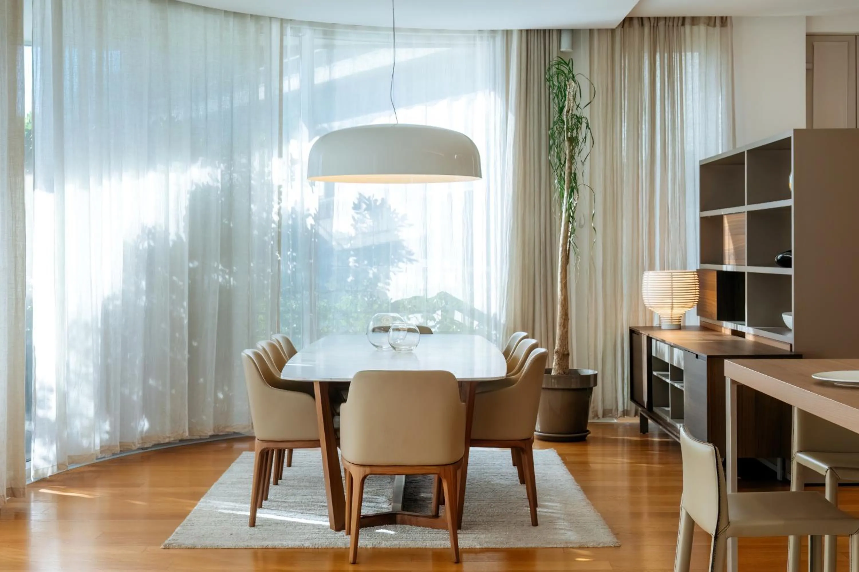 Dining area in Luxury Waterfront Villa at Dukly Gardens