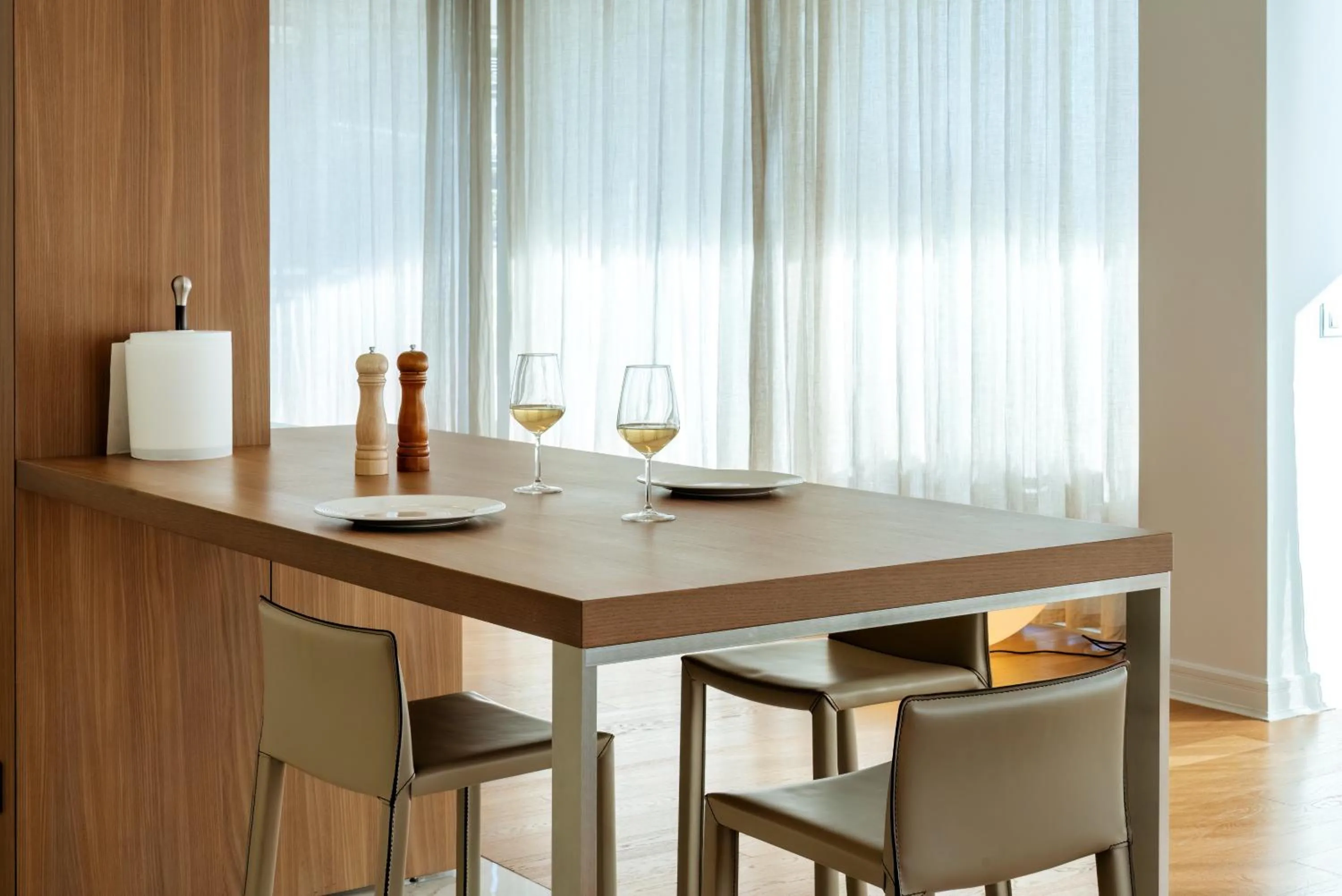 Dining area in Luxury Waterfront Villa at Dukly Gardens