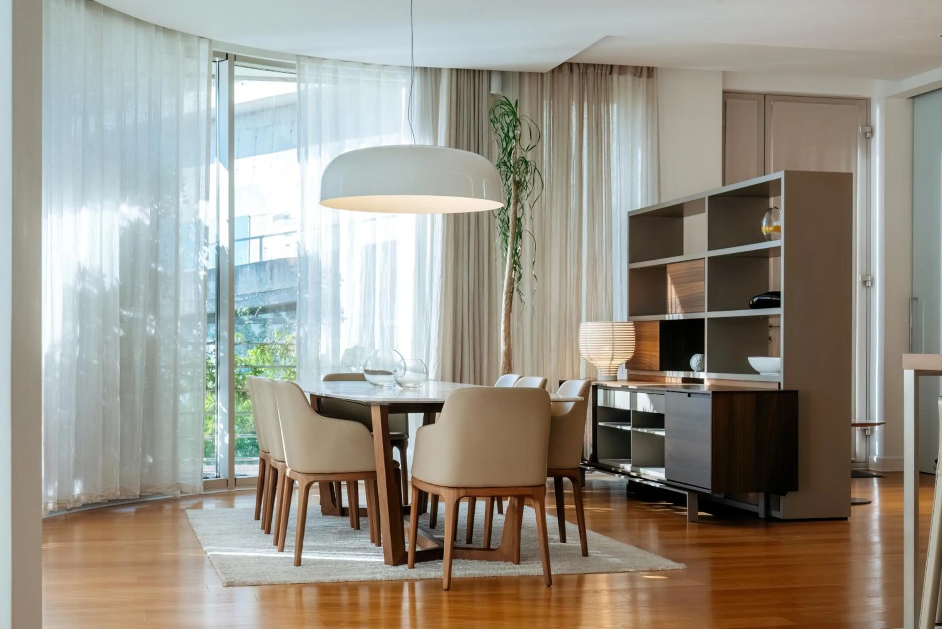 Dining area in Luxury Waterfront Villa at Dukly Gardens