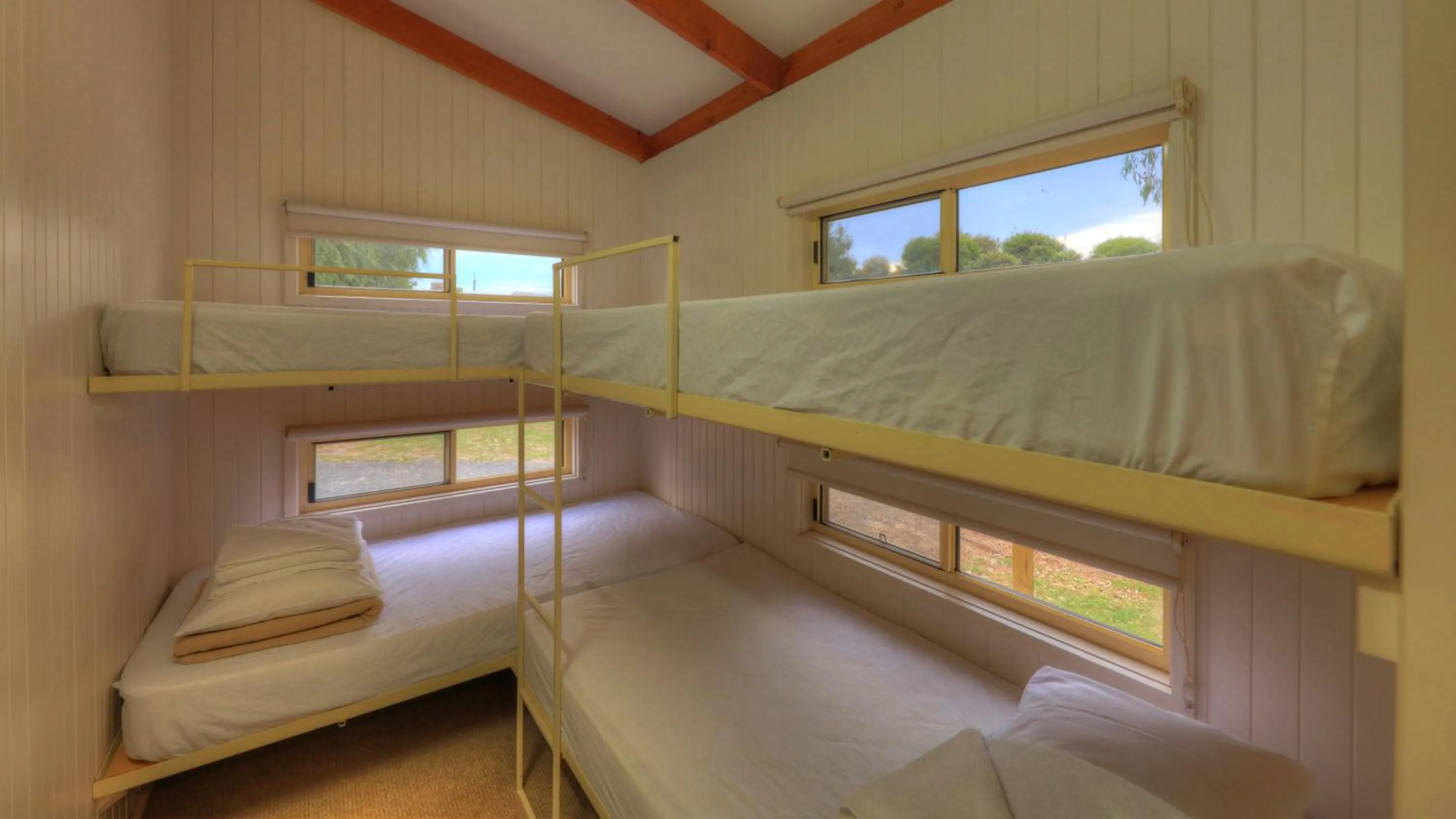 Bed in Yarrawonga Holiday Park