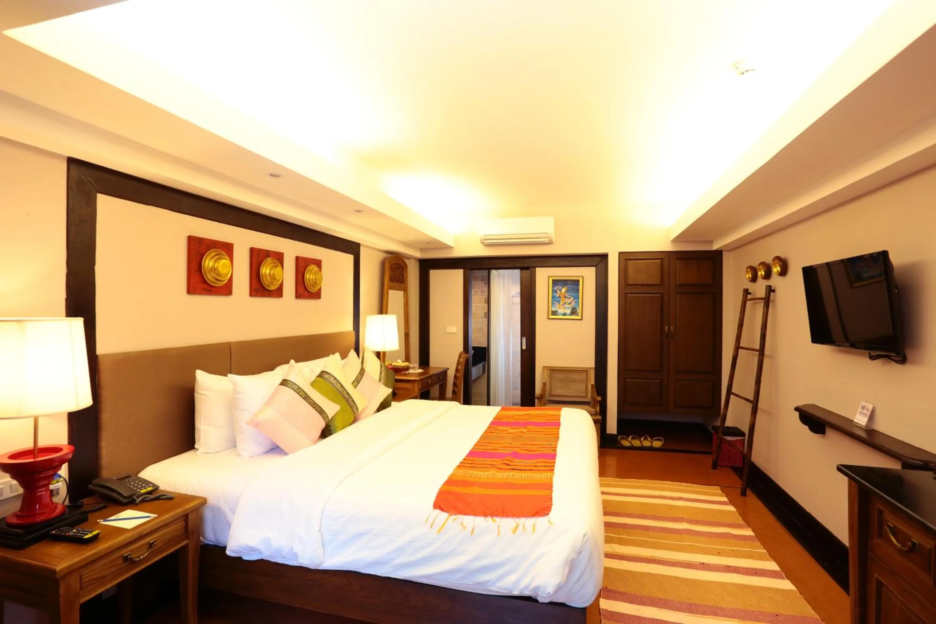 Photo of the whole room, Bed in Viang Thapae Resort