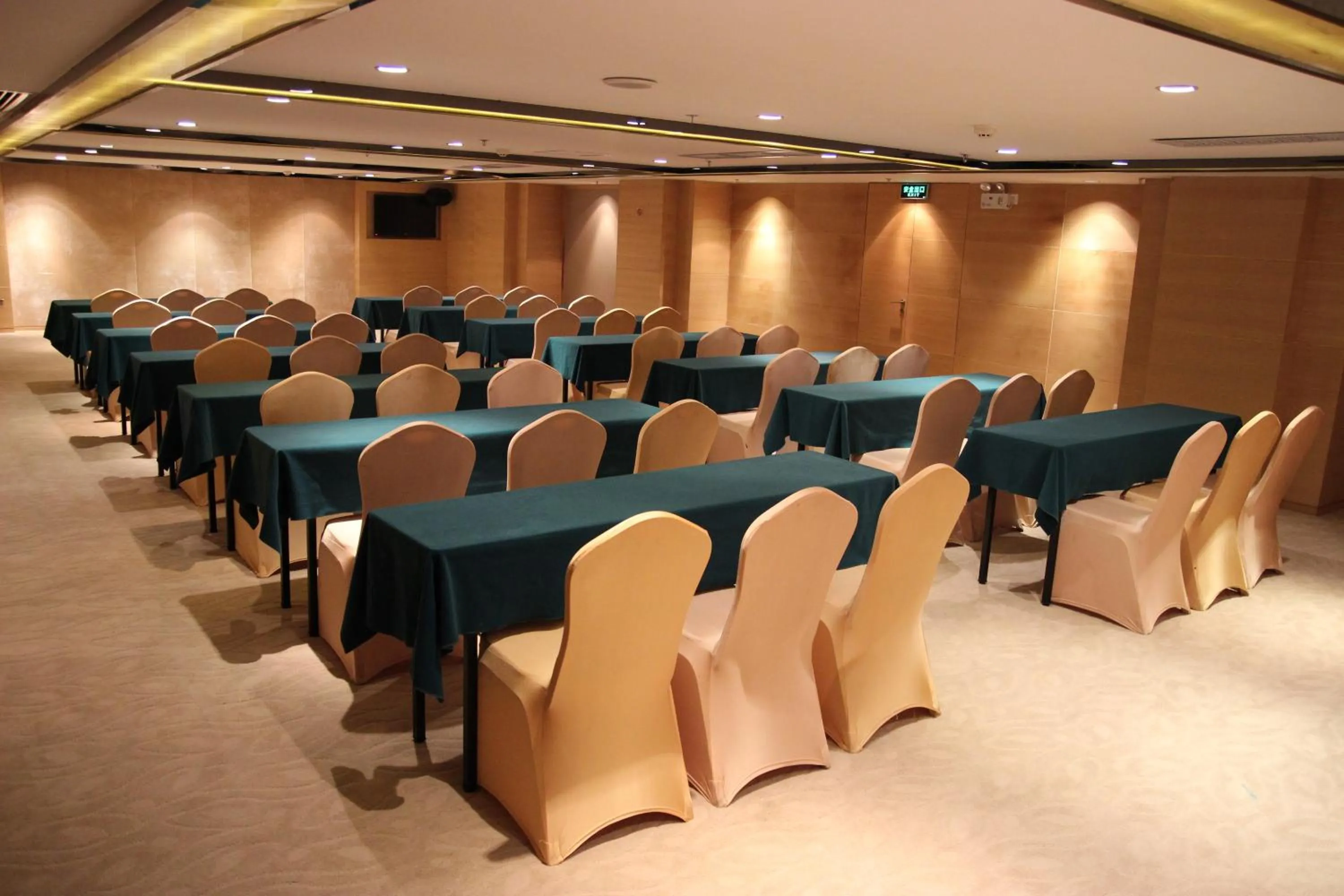 Banquet/Function facilities in Aoyuan Golf Hotel
