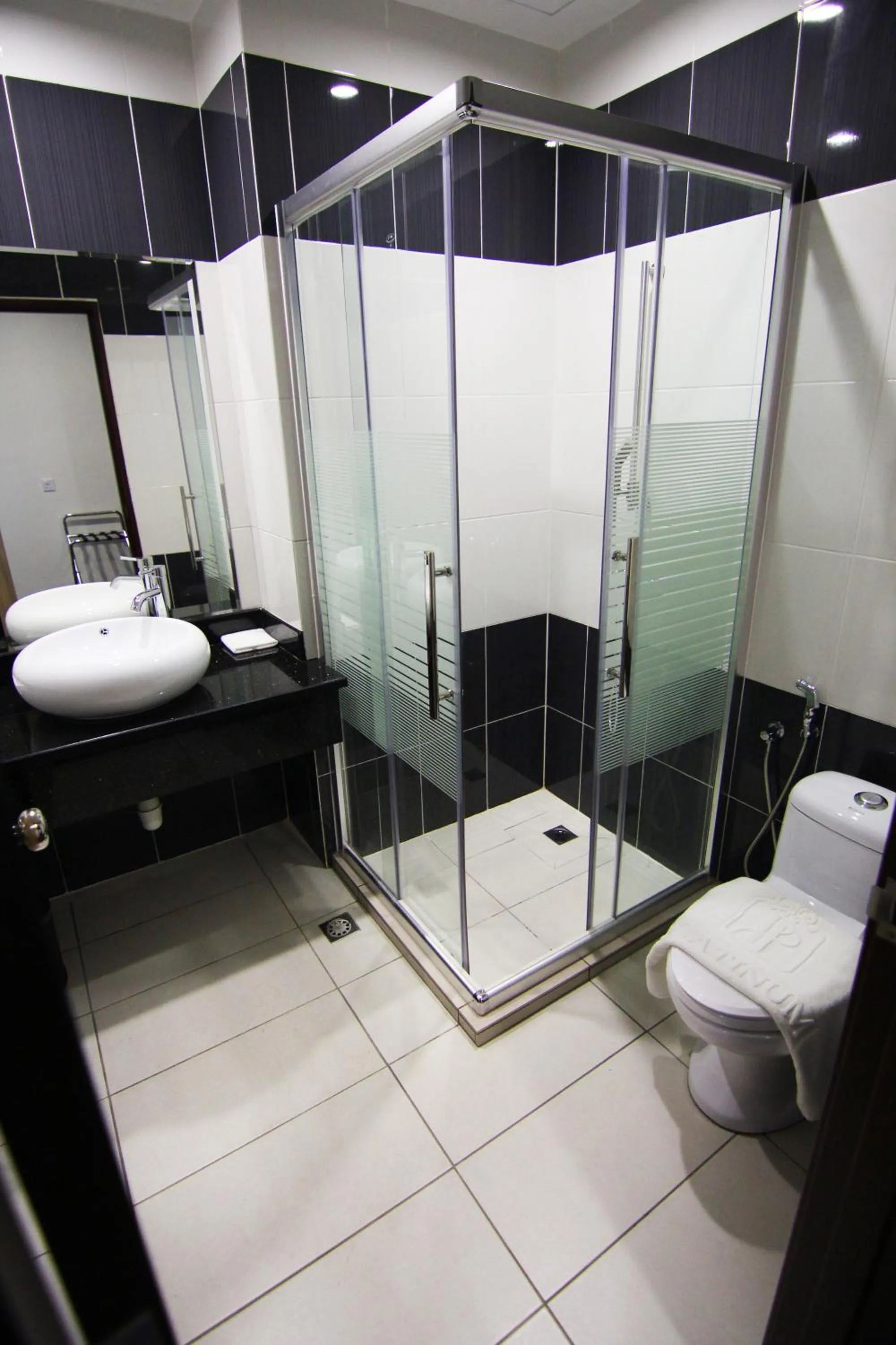 Bathroom in Putatan Platinum Hotel