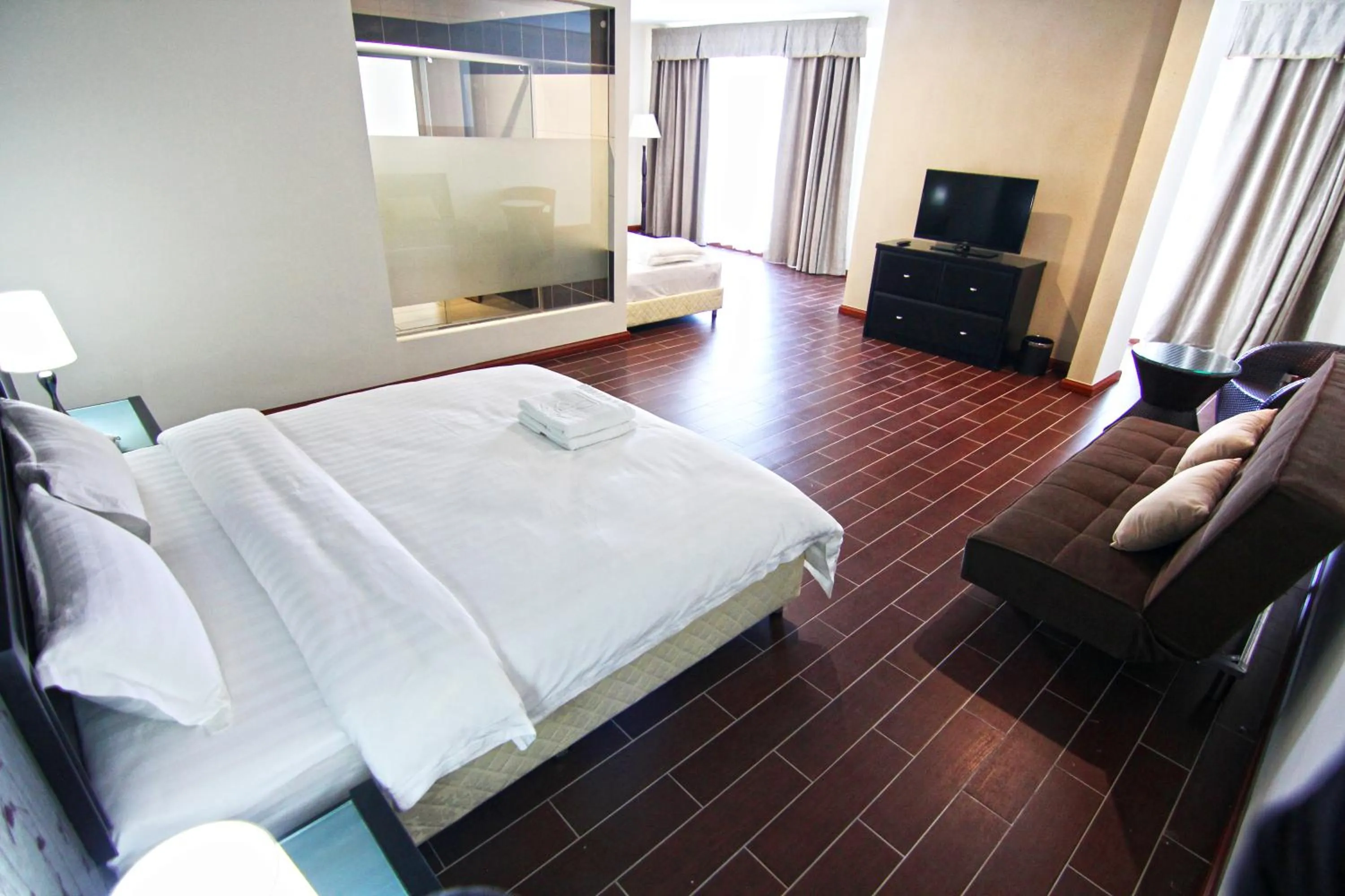 Bed in Putatan Platinum Hotel