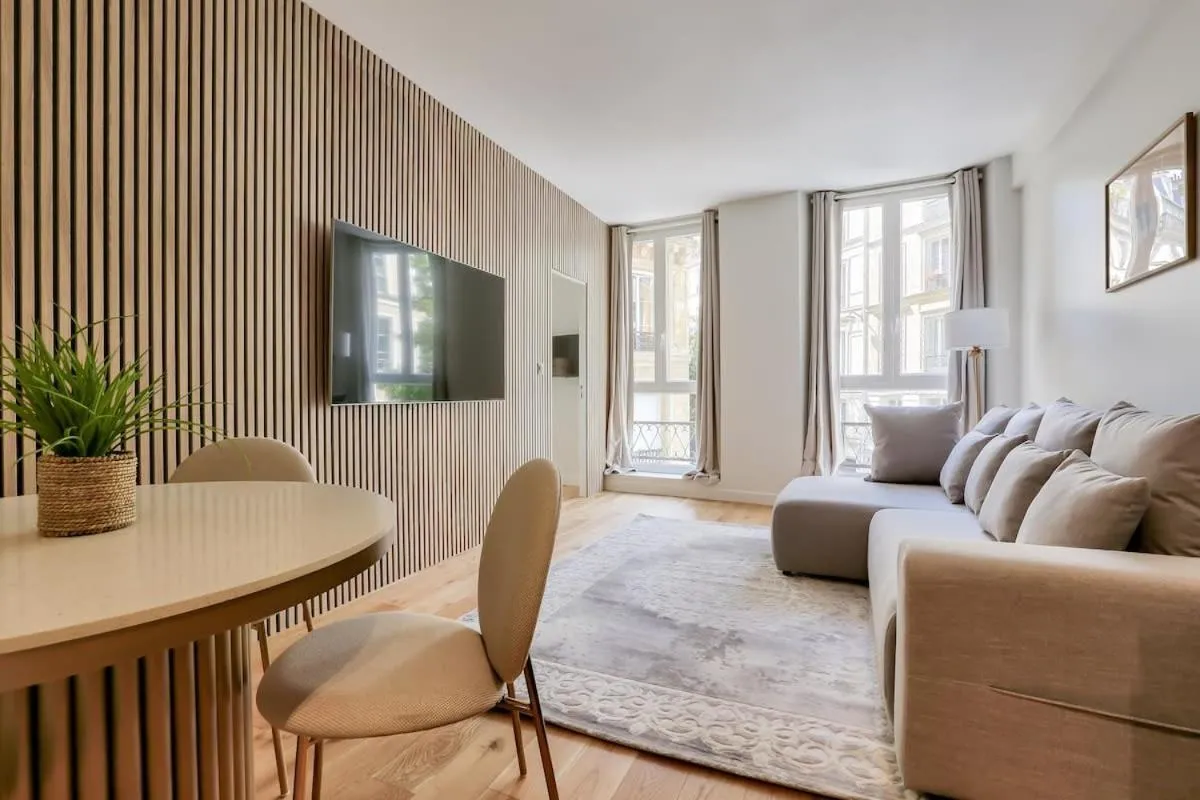 Beautiful 2BR in City Center of Paris
