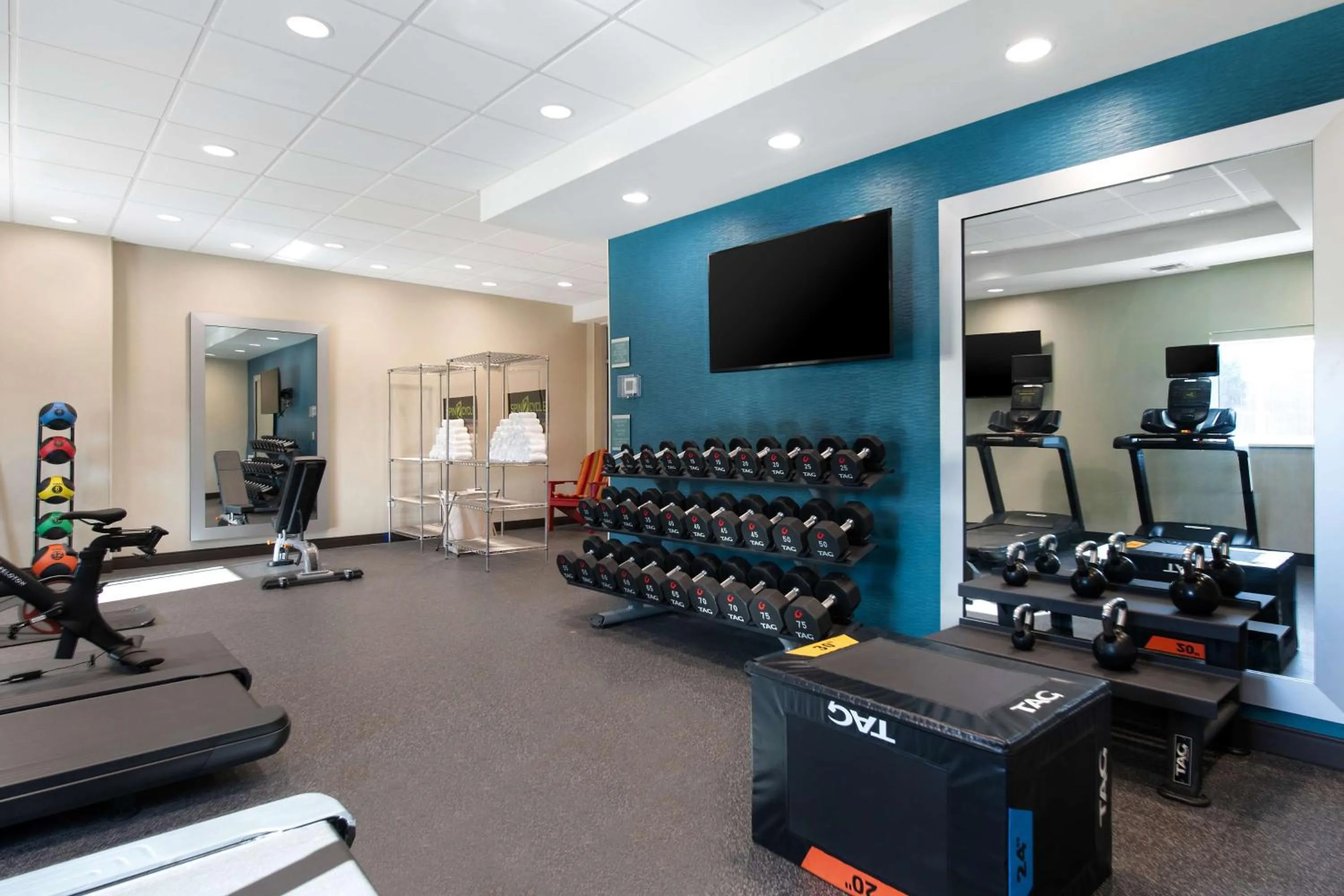 Fitness centre/facilities in Home2 Suites By Hilton Savannah I95 North