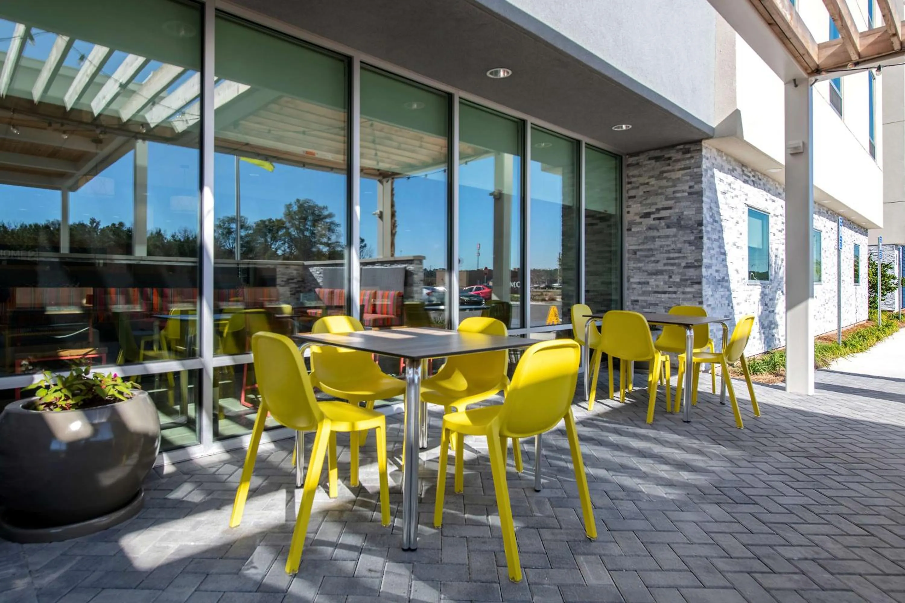 Patio in Home2 Suites By Hilton Savannah I95 North