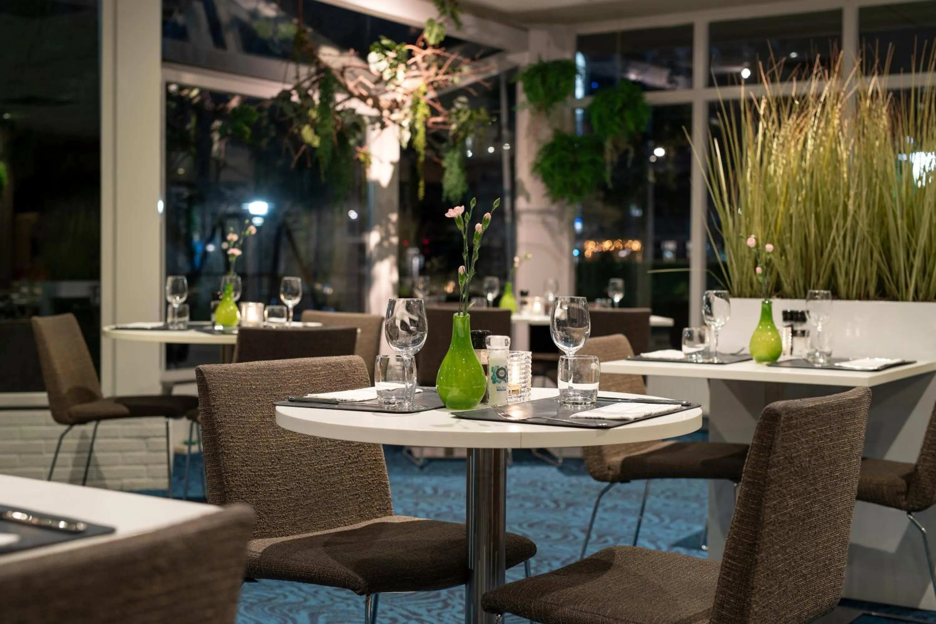 Restaurant/places to eat in Novotel Maastricht