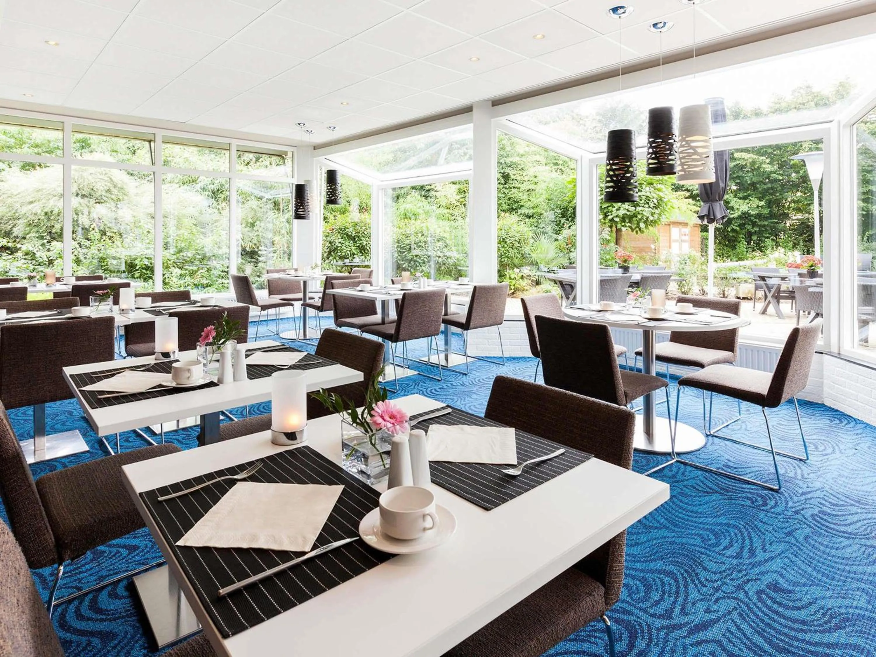 Restaurant/places to eat in Novotel Maastricht