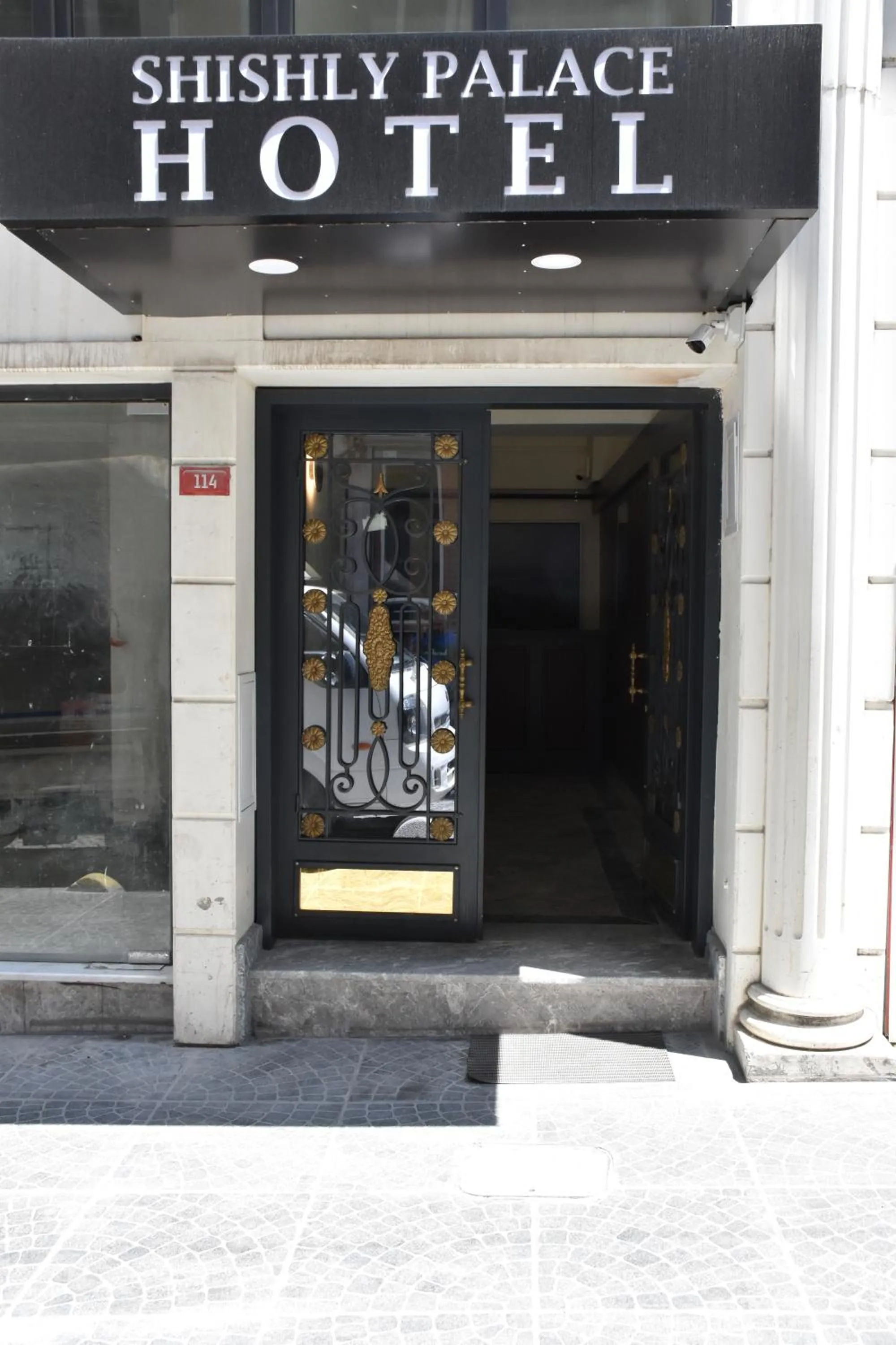 Facade/entrance in Shishly Palace Hotel