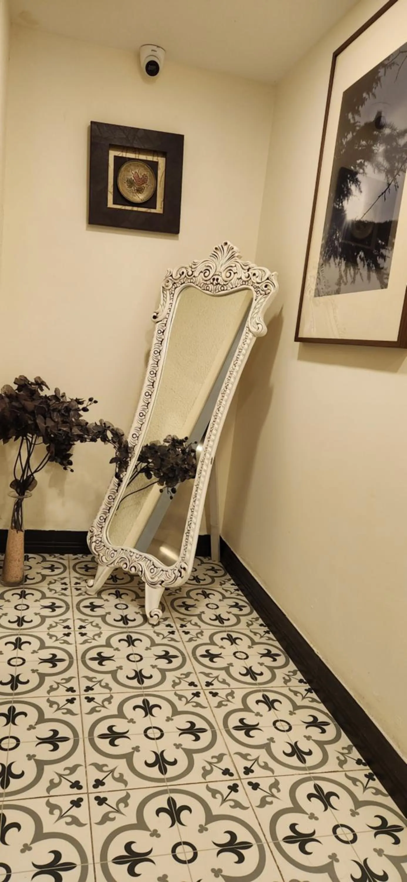 Restaurant/places to eat in Shishly Palace Hotel