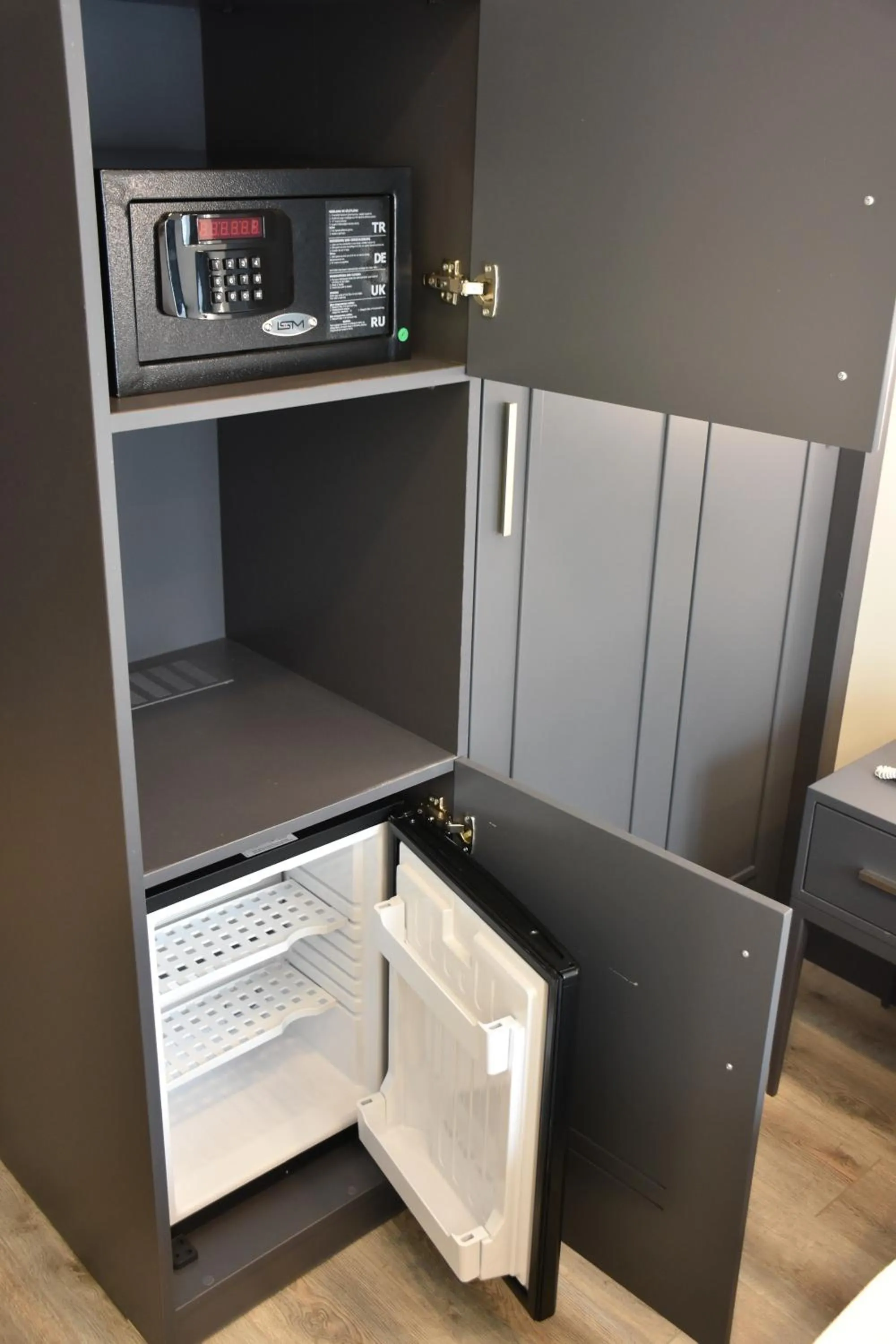 oven in Shishly Palace Hotel