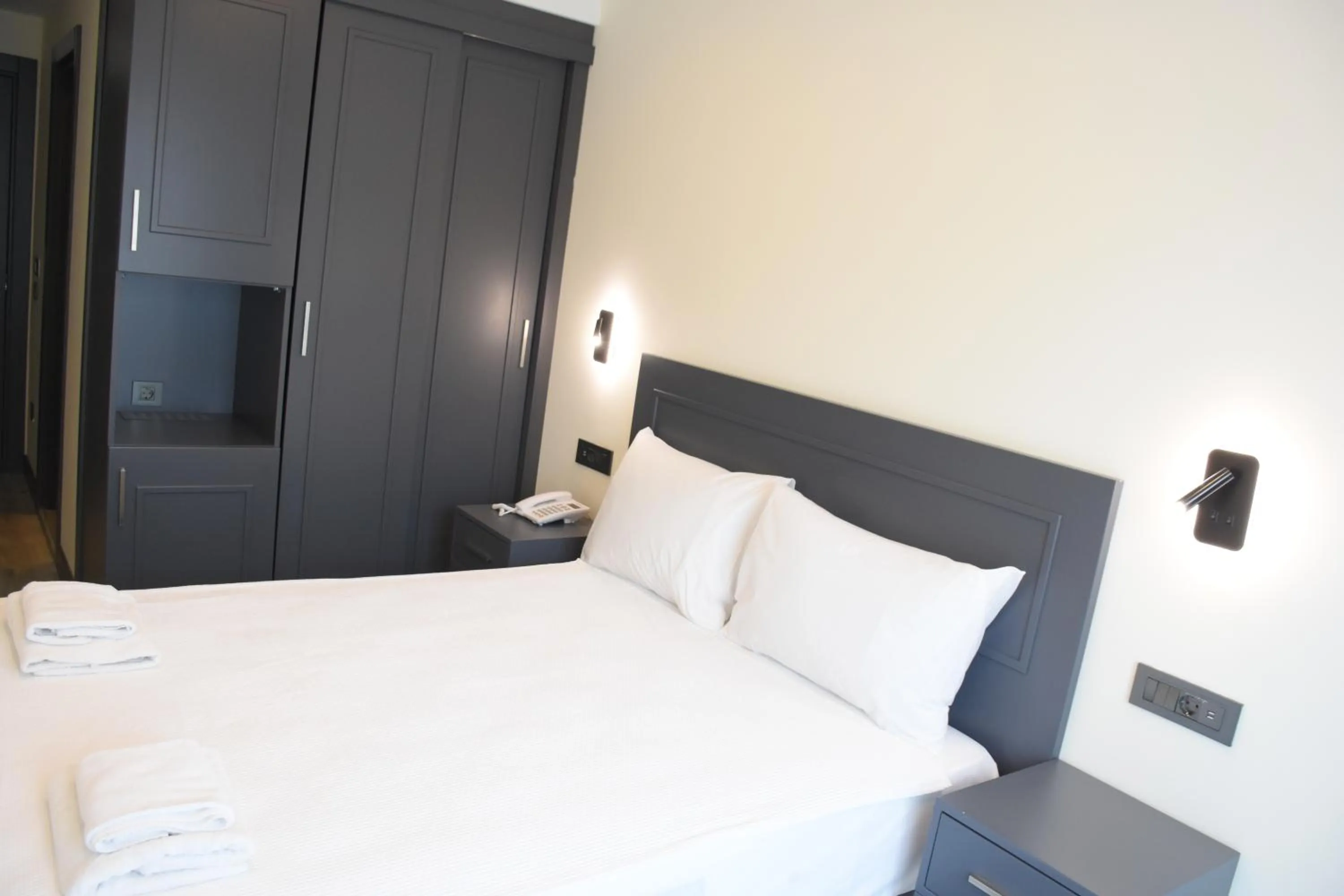 Bed in Shishly Palace Hotel