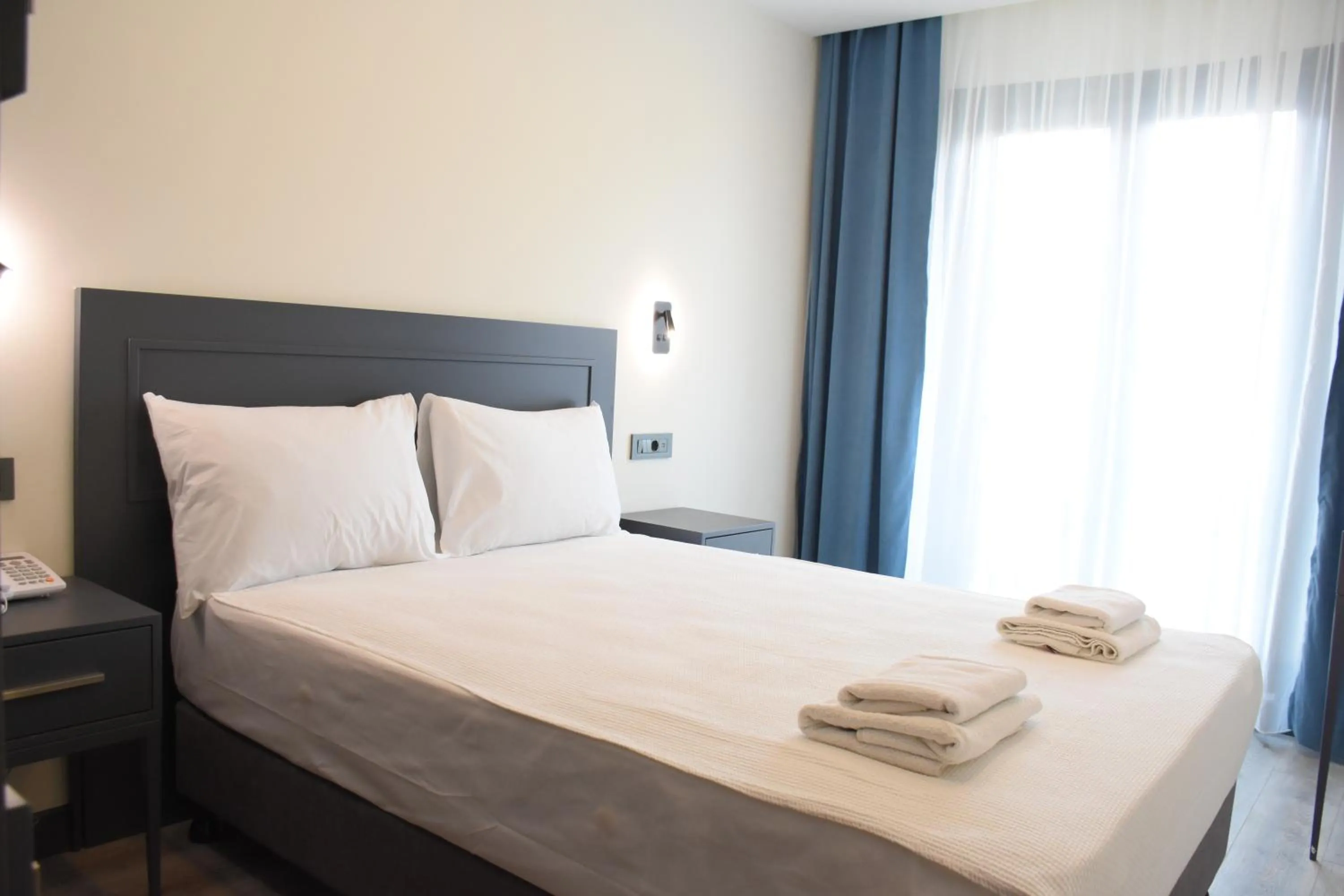 Bed in Shishly Palace Hotel