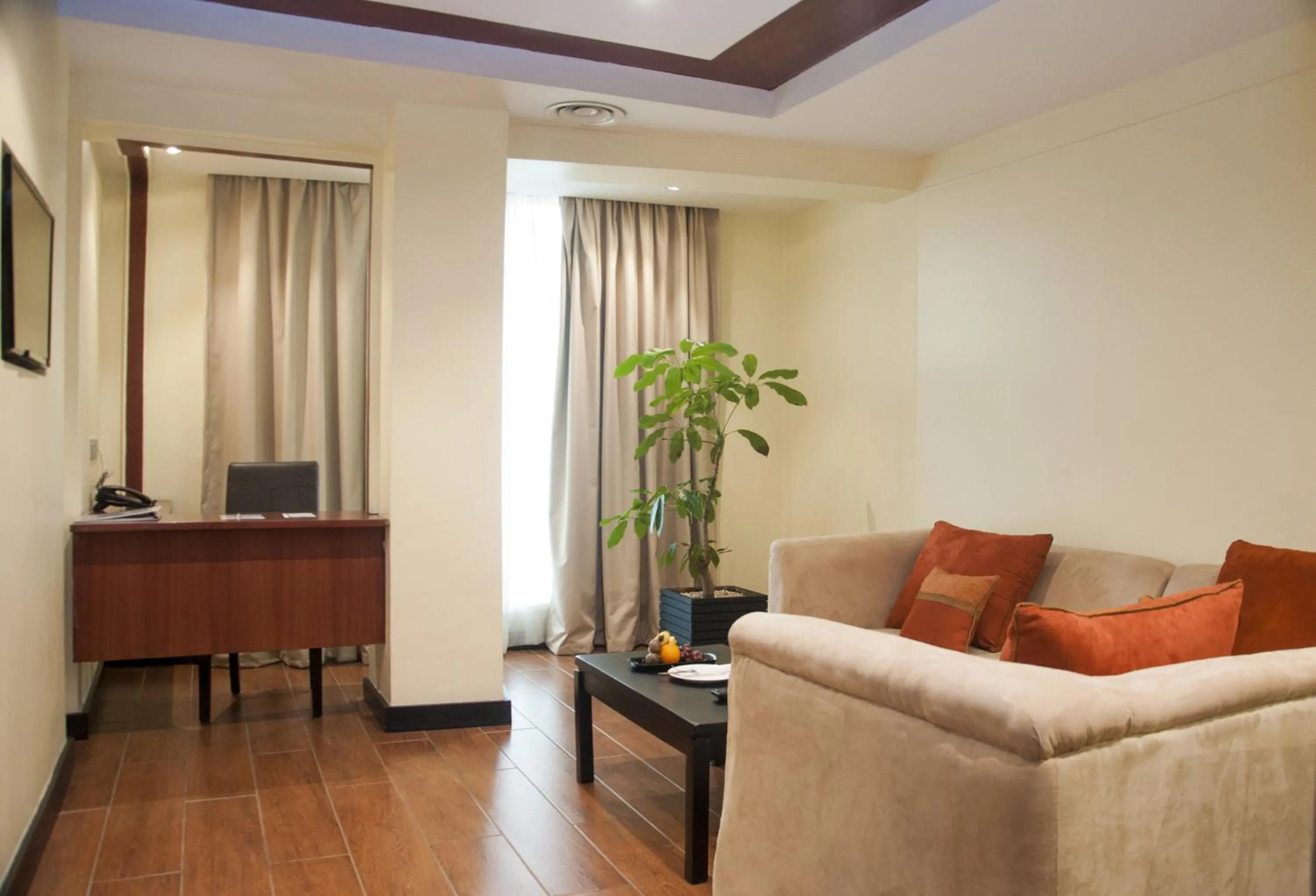 Seating area in Best Western Plus Meridian Hotel