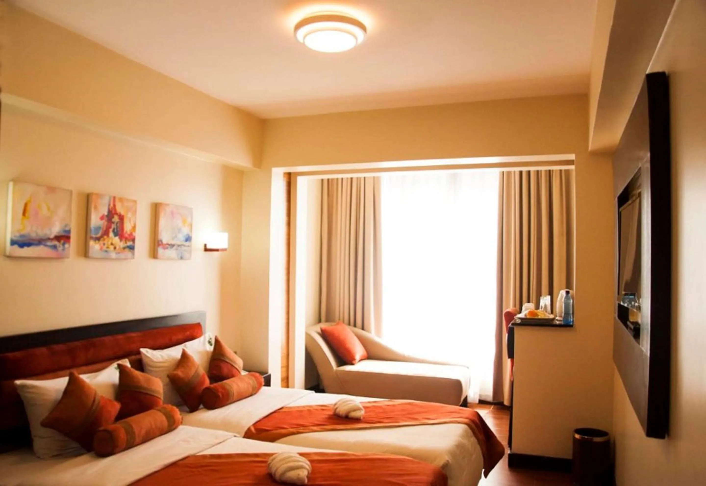 Photo of the whole room, Bed in Best Western Plus Meridian Hotel