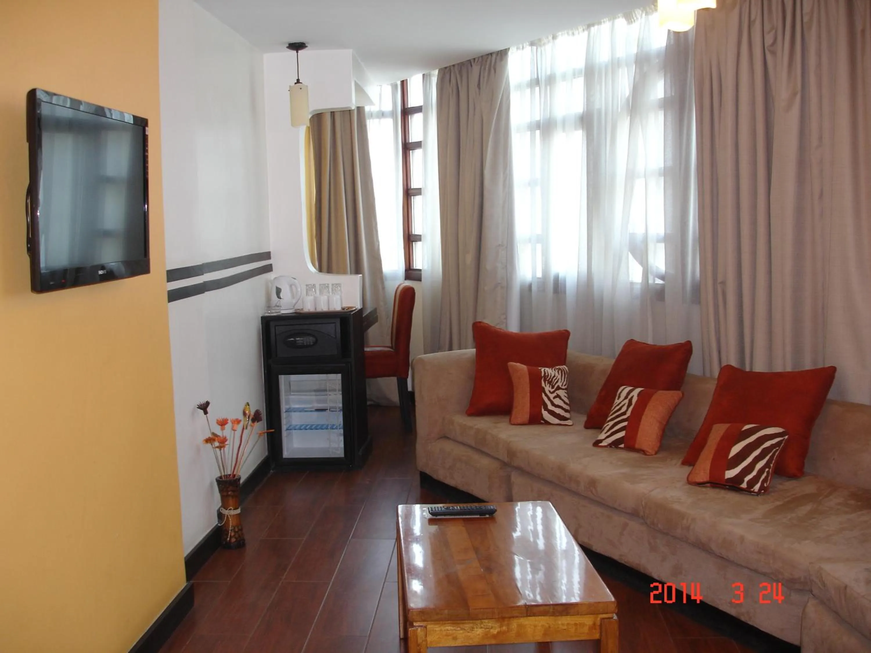 TV and multimedia in Best Western Plus Meridian Hotel