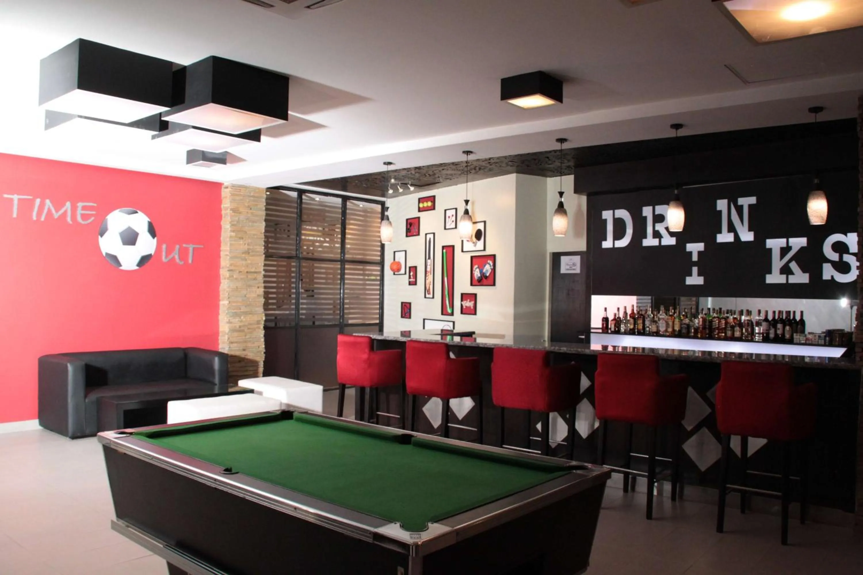 Lounge or bar in Best Western Plus Meridian Hotel