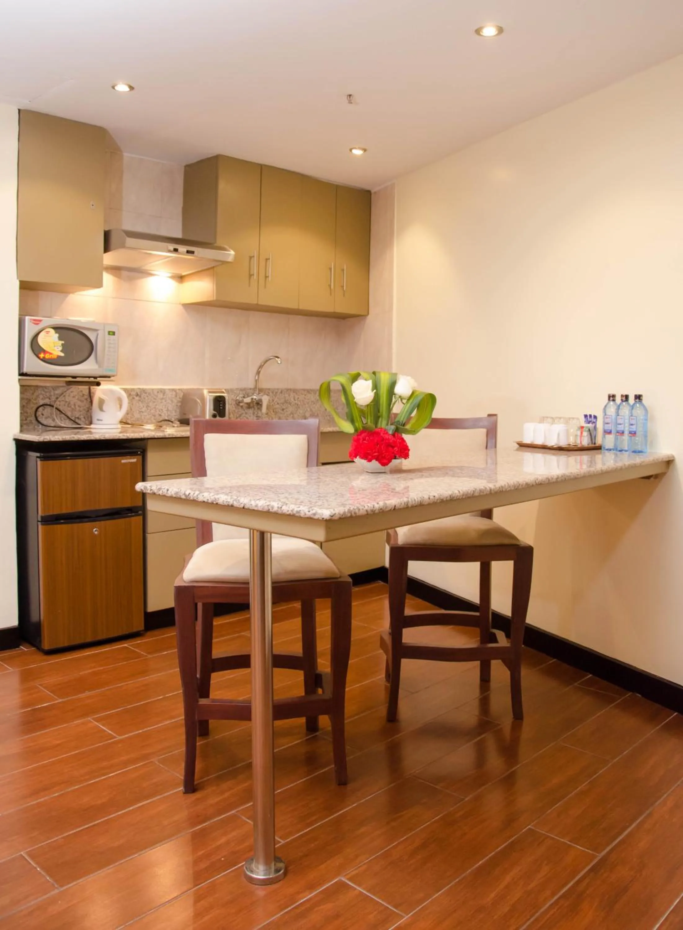 Dining area in Best Western Plus Meridian Hotel