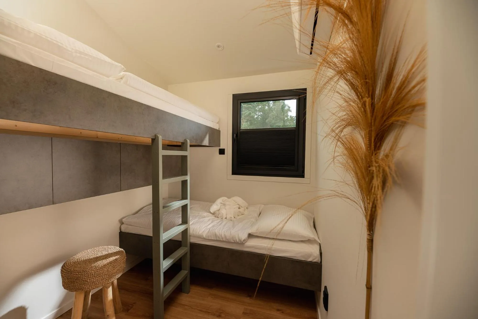 Bed in The Valley x Wilsum